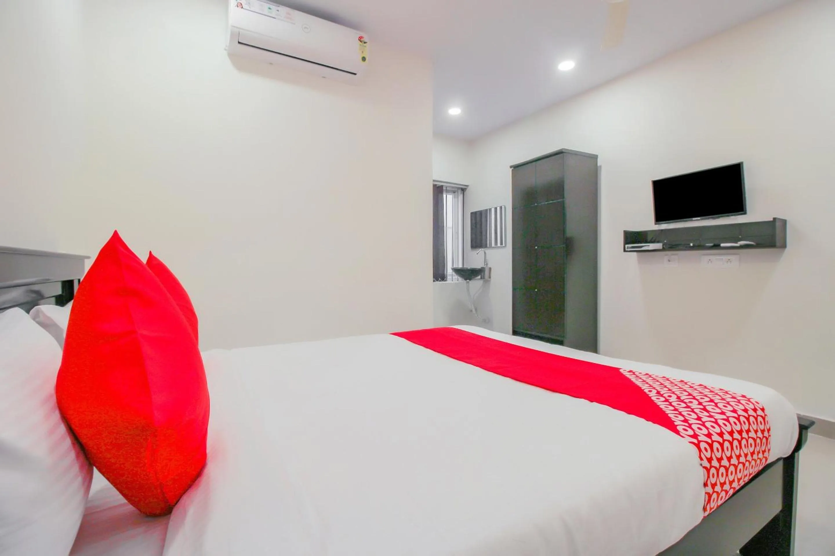 Bedroom, Bed in SPOT ON Pnd Complex