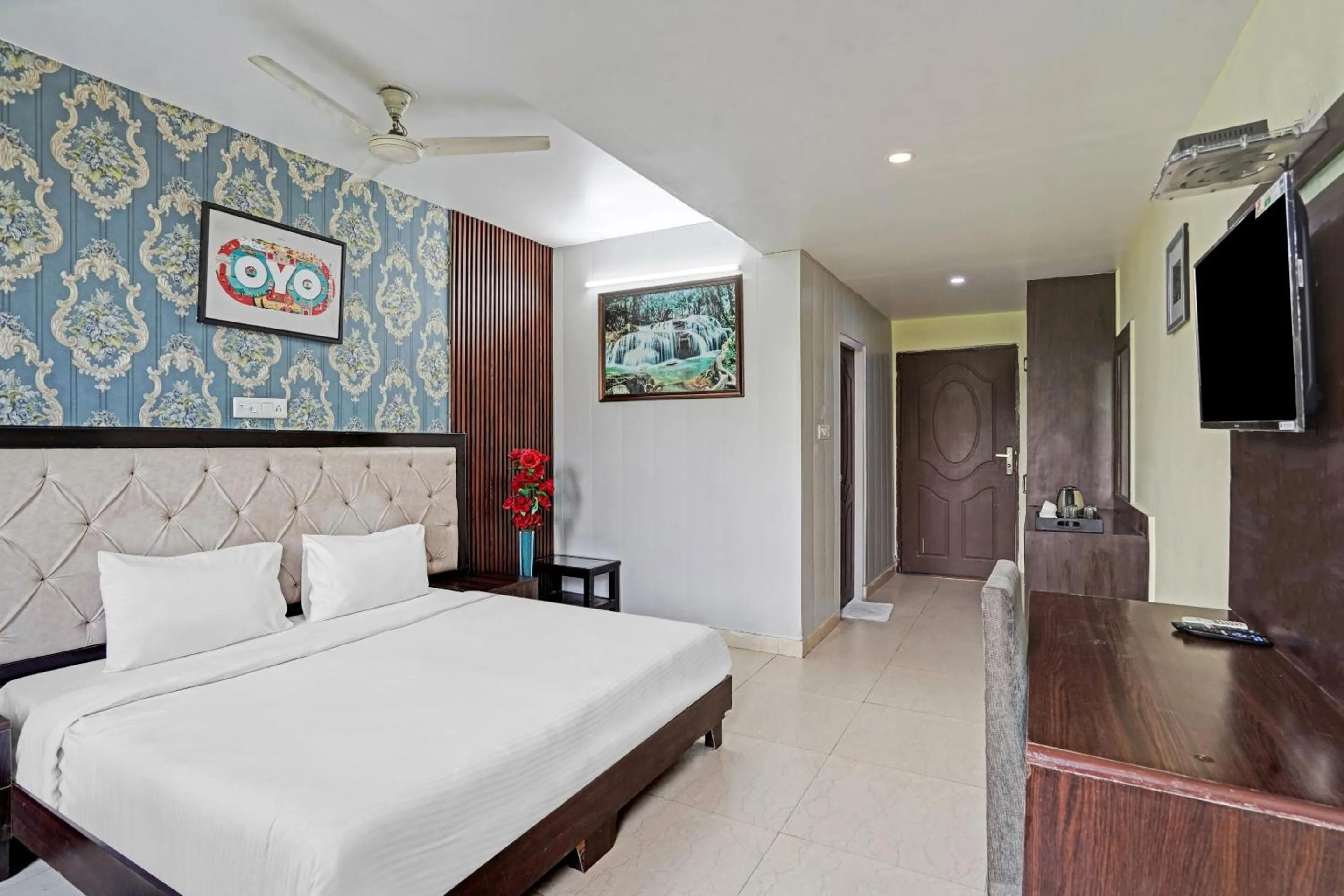 Bedroom in Palette - JPS Residency