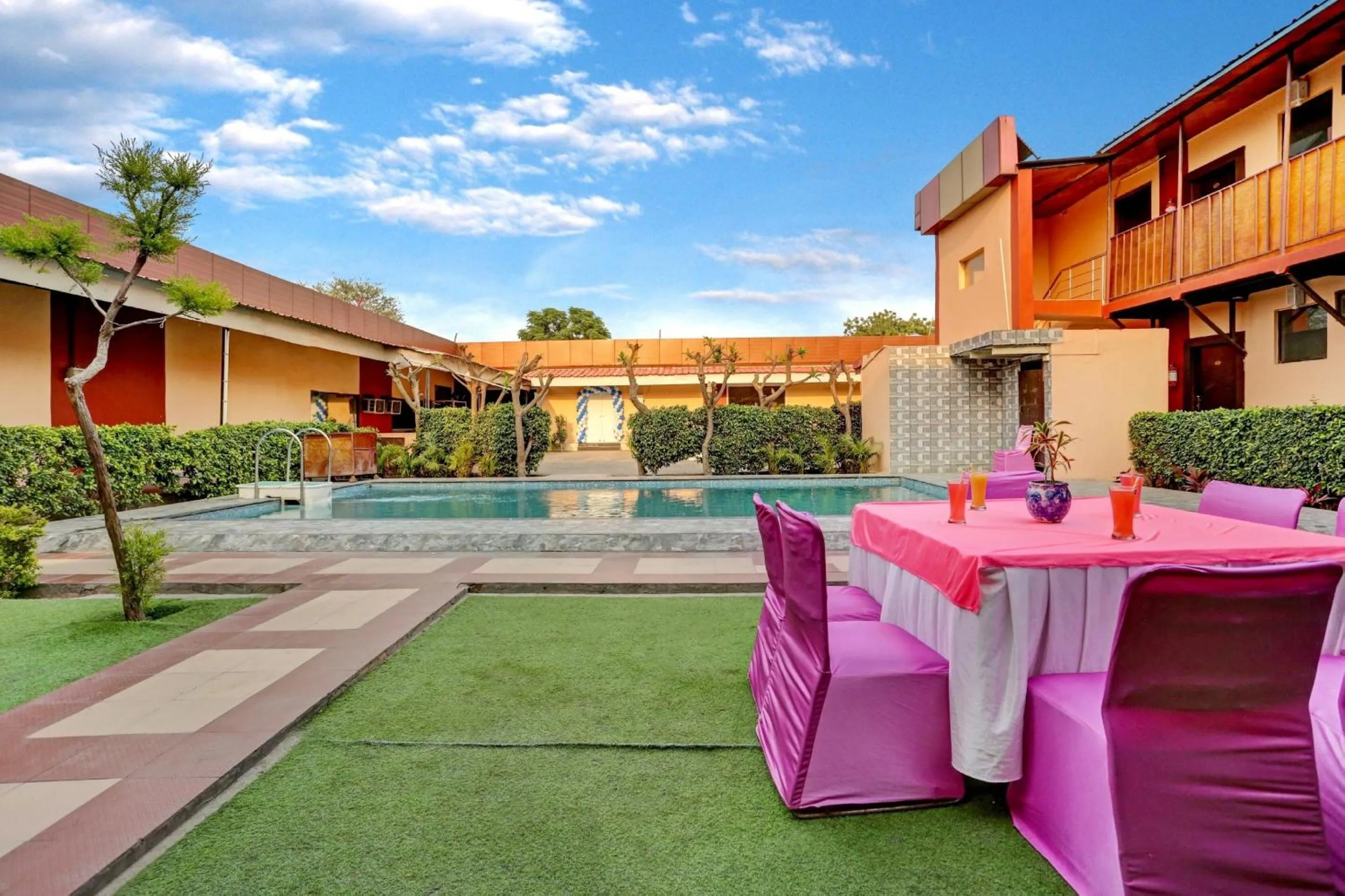 Other in Palette - JPS Residency