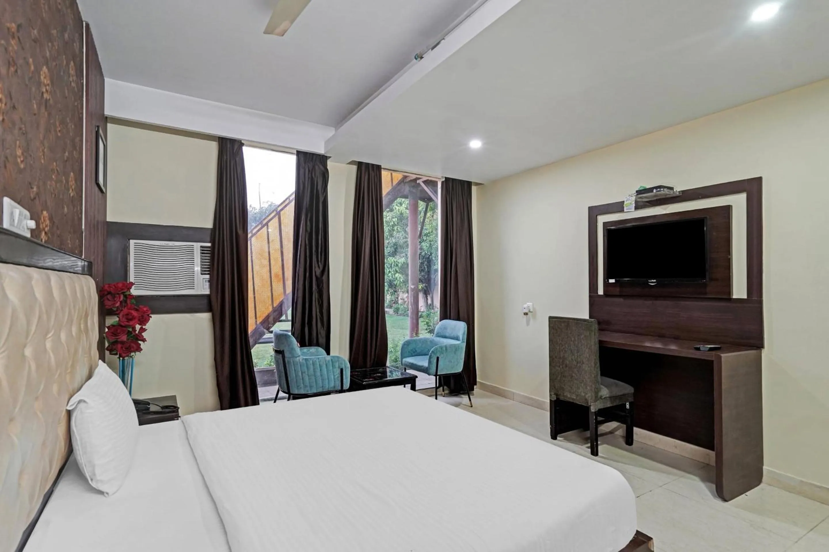 Bedroom in Palette - JPS Residency