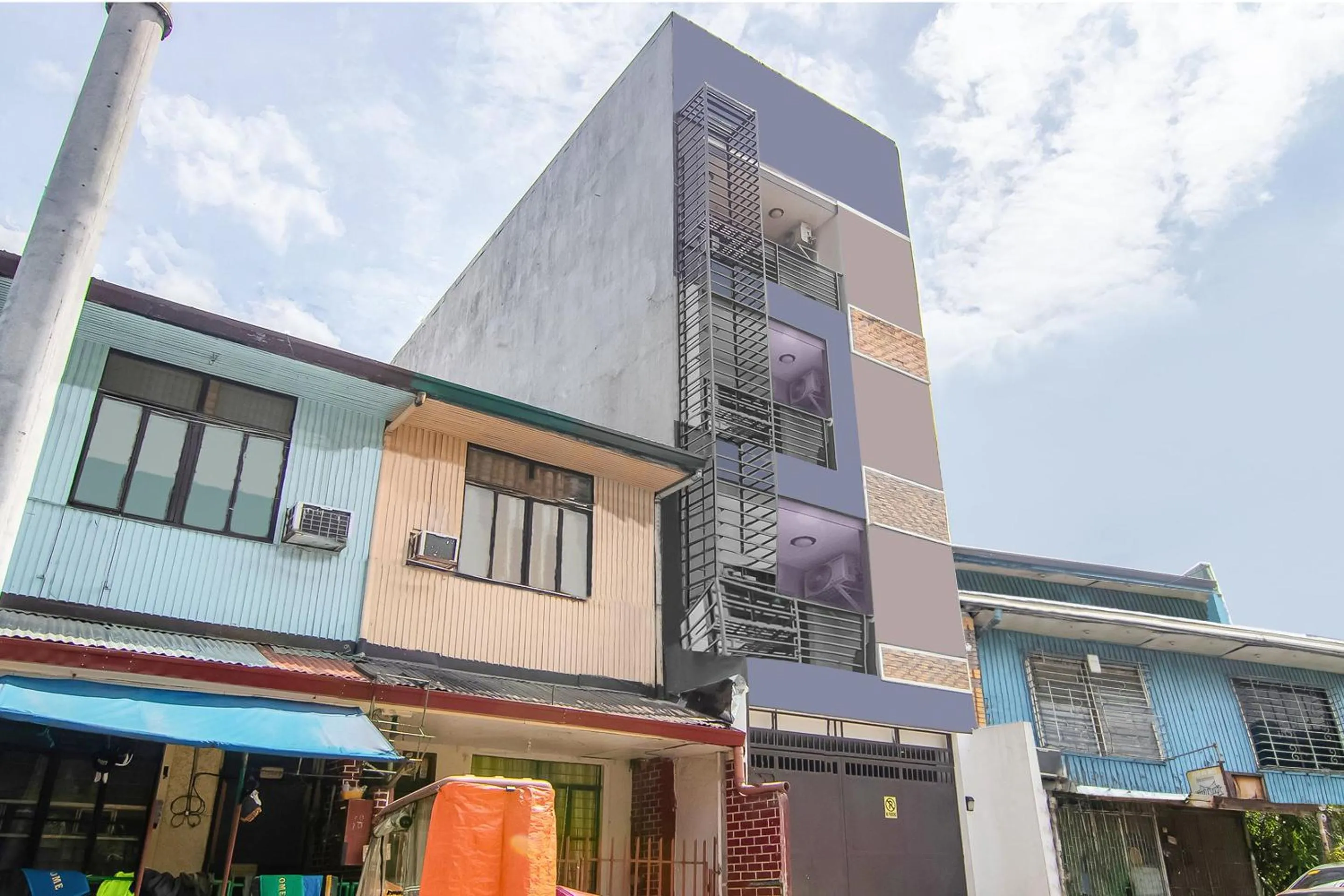 Facade/entrance in OYO 766 Ichehan Apartments