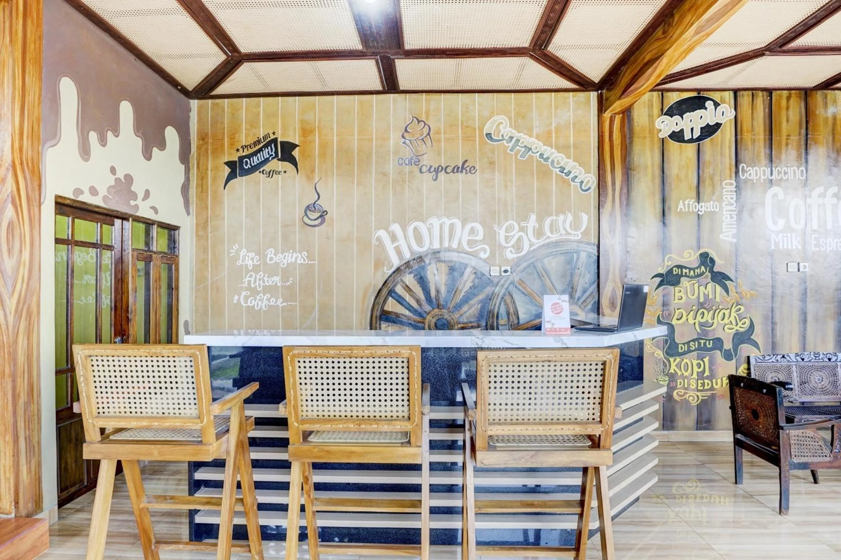Lobby or reception in OYO 90303 Cafe & Homestay Kolam Pancing Abah