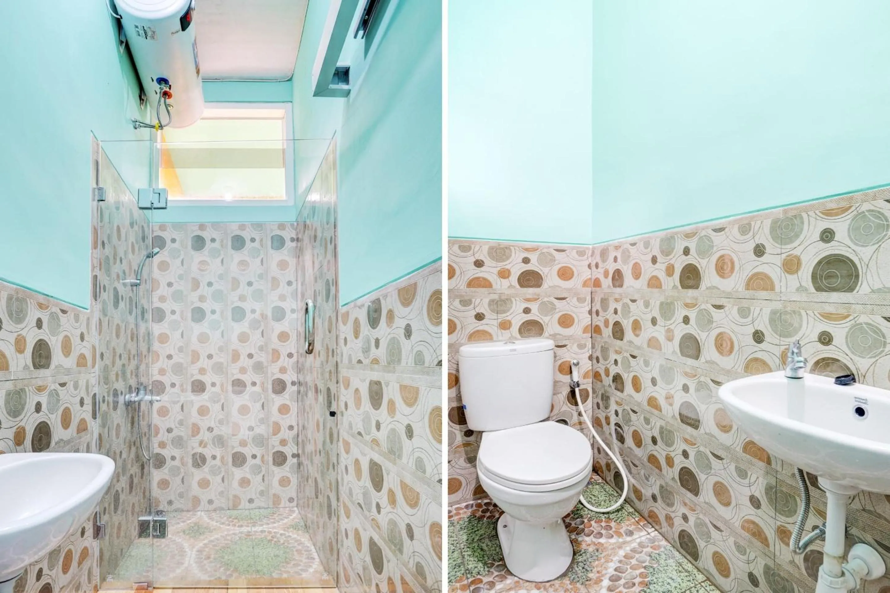 Bathroom in OYO 90303 Cafe & Homestay Kolam Pancing Abah