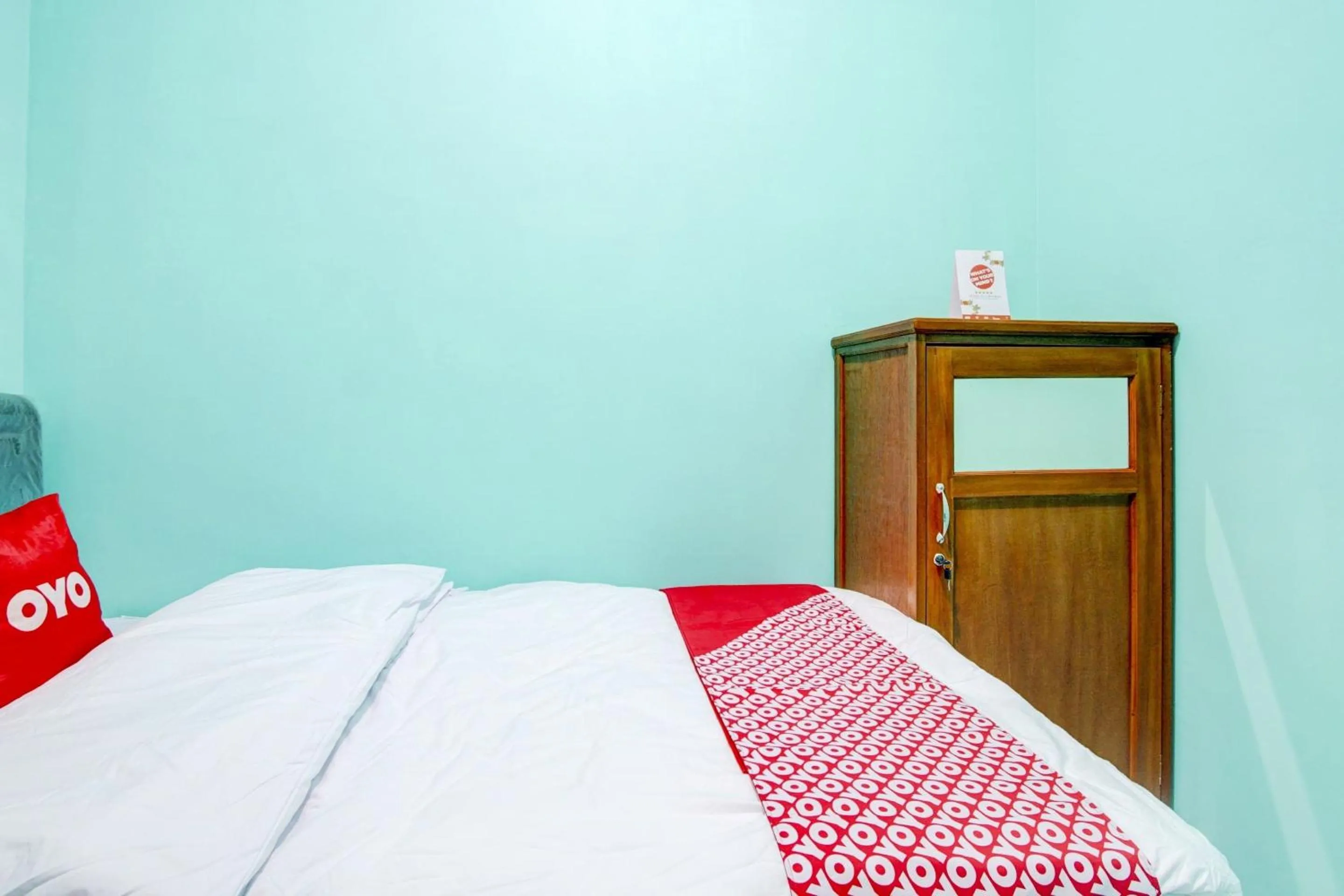 Bedroom, Bed in OYO 90303 Cafe & Homestay Kolam Pancing Abah