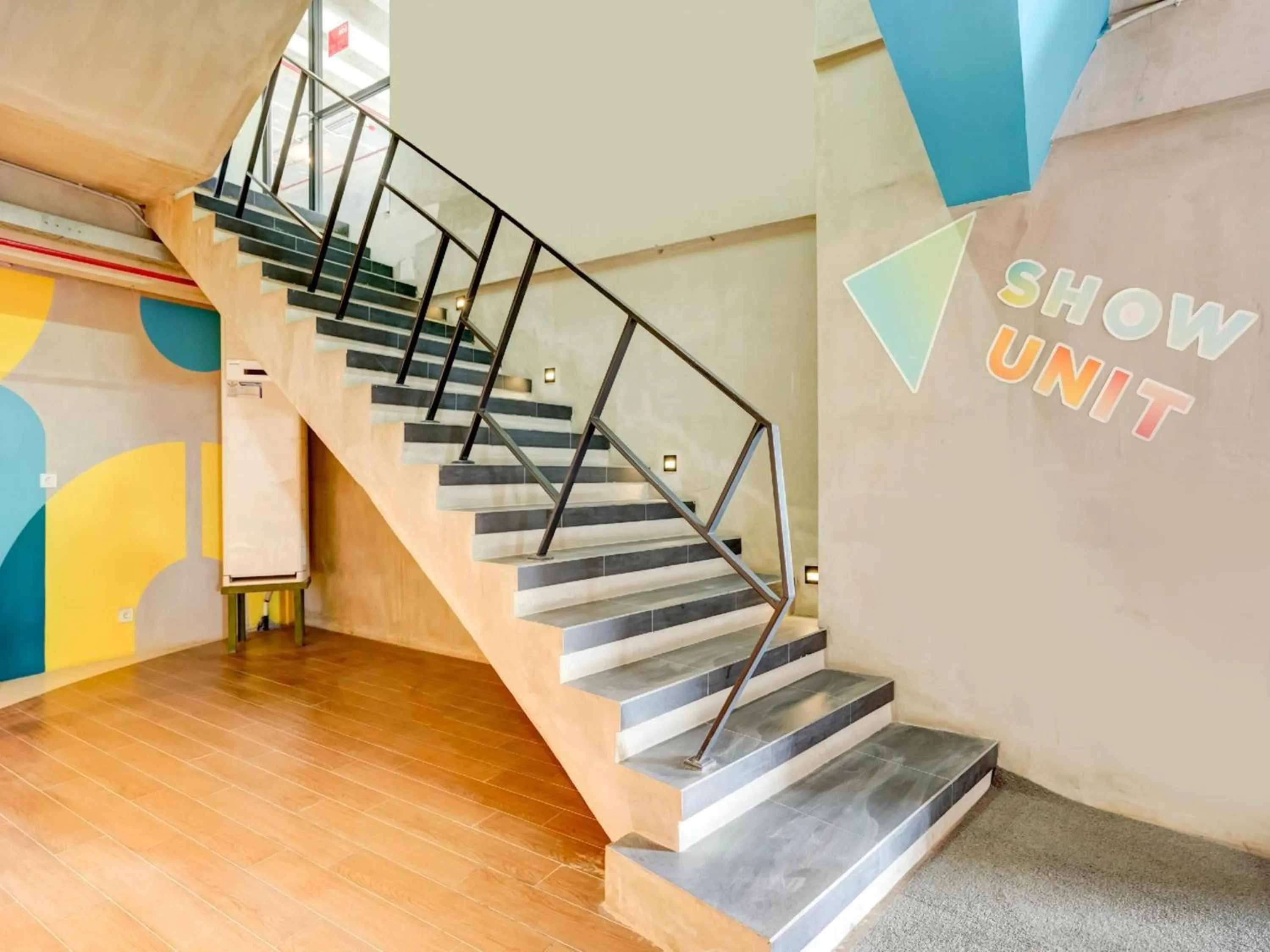 Text overlay in Collection O 30 Amega Crown Sub