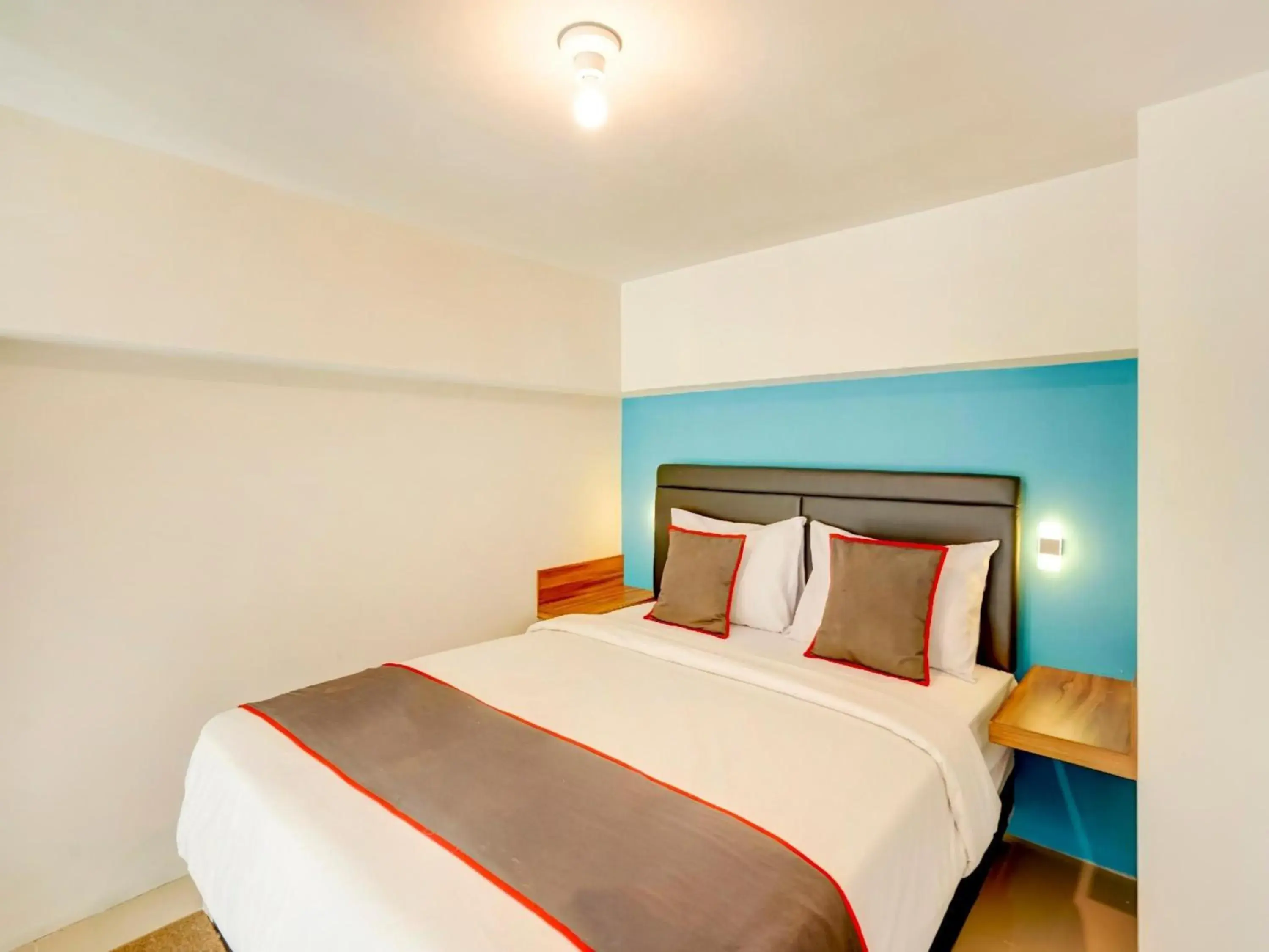 Deluxe Double Room in Collection O 30 Amega Crown Sub Deluxe Double Room in Collection O 30 Amega Crown Sub