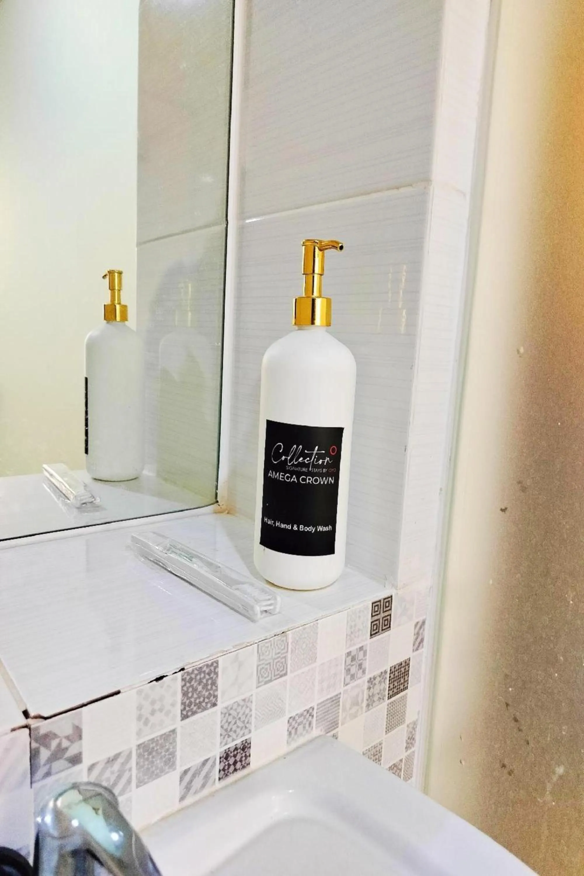 Bathroom in Collection O 30 Amega Crown Sub