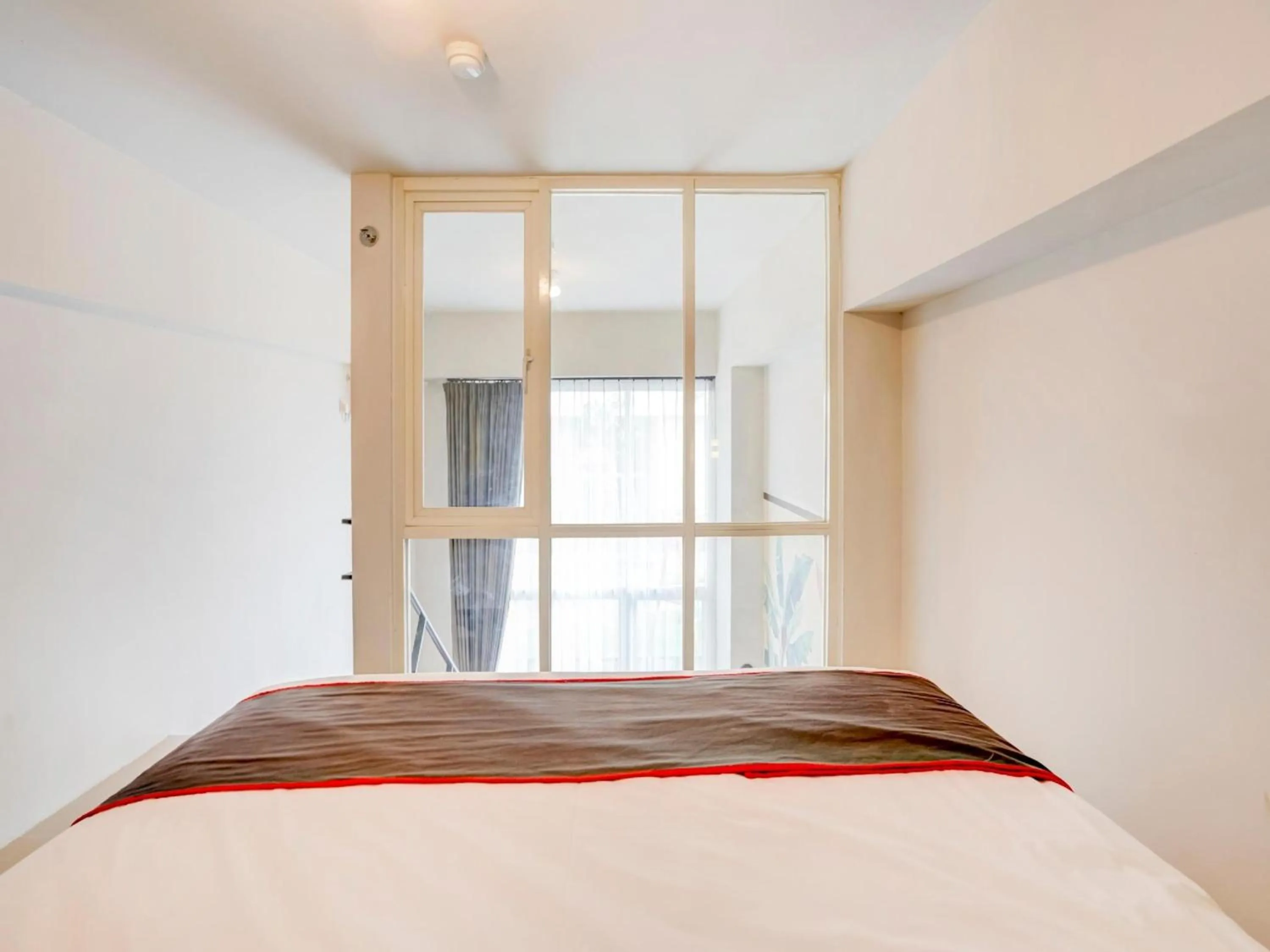 Bedroom, Bed in Collection O 30 Amega Crown Sub