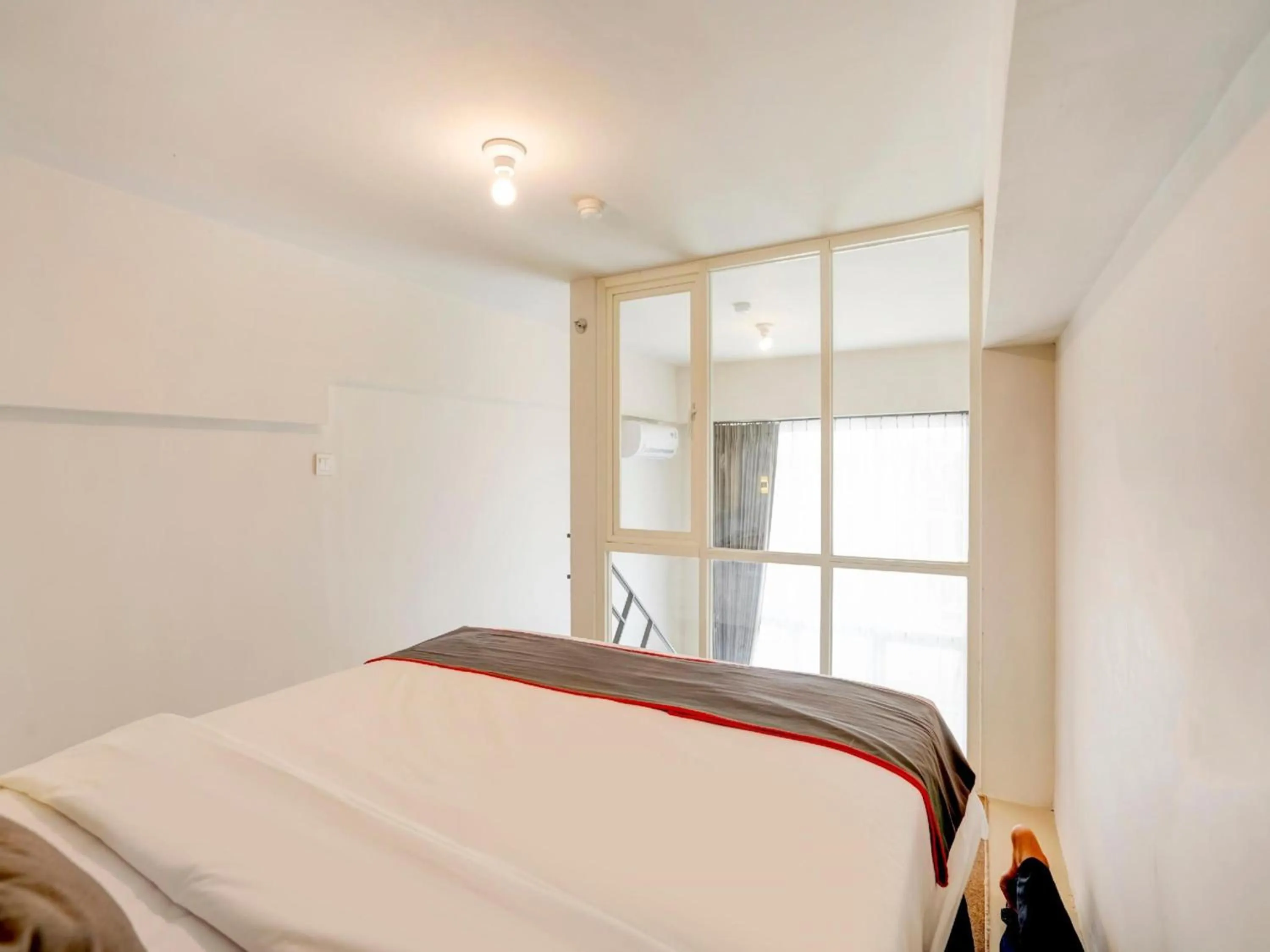 Bedroom, Bed in Collection O 30 Amega Crown Sub