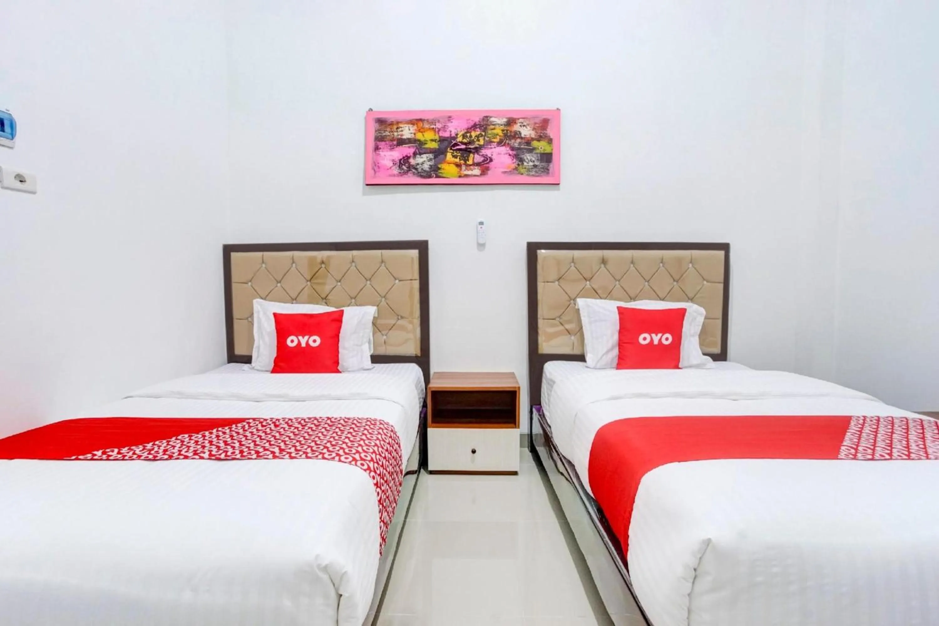 View (from property/room), Bed in Hotel O Sukarame Near Imanuel Hospital Way Halim Formerly Hotel Griya Bawean