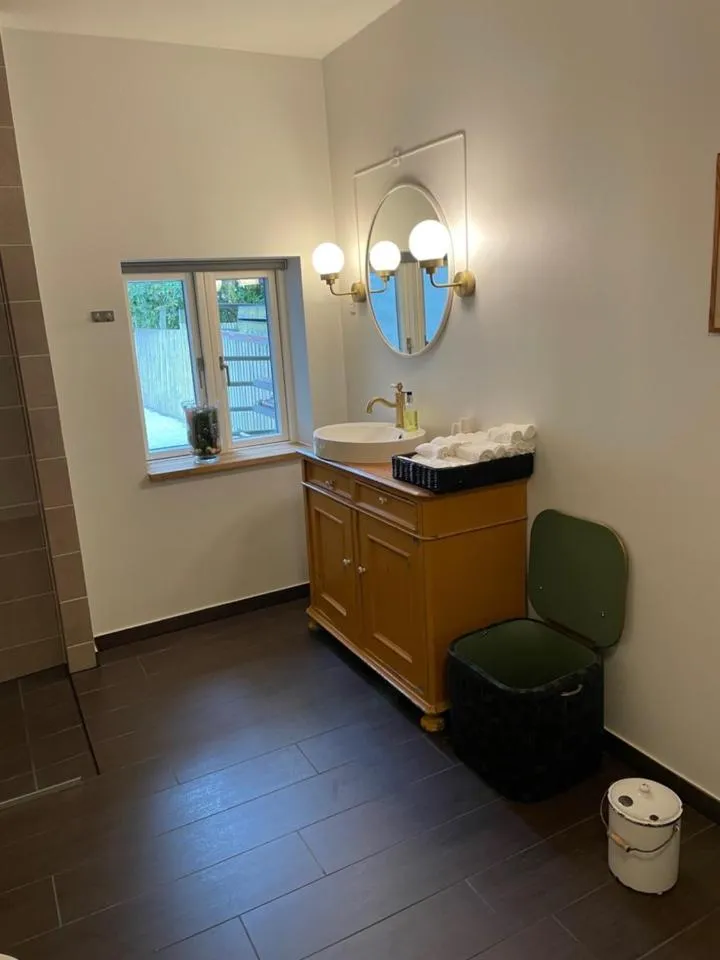 Bathroom in Ledvogterhuset B&B