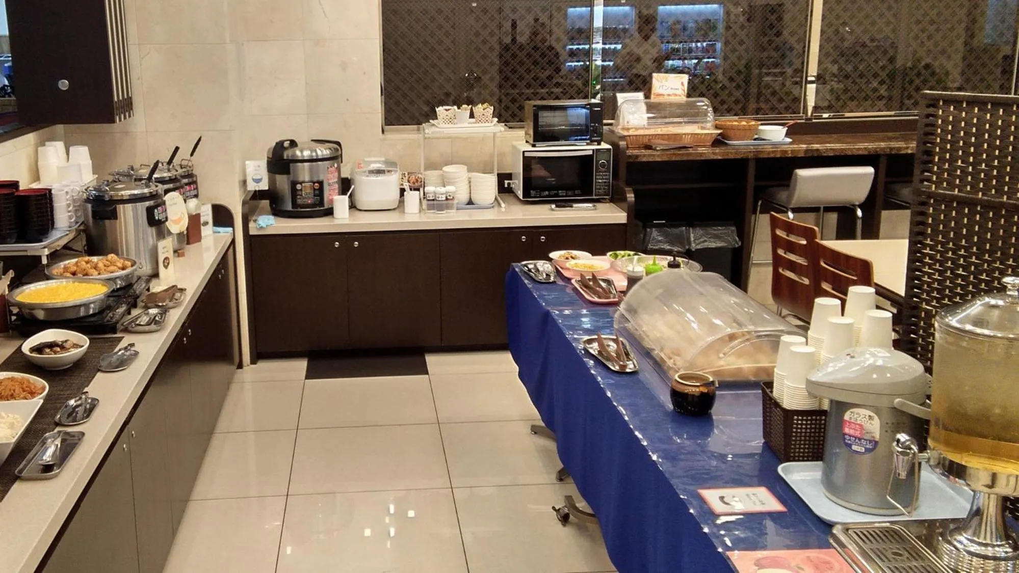 Restaurant/places to eat in Toyoko Inn Hiroshima-eki Shinkansen-guchi No.2