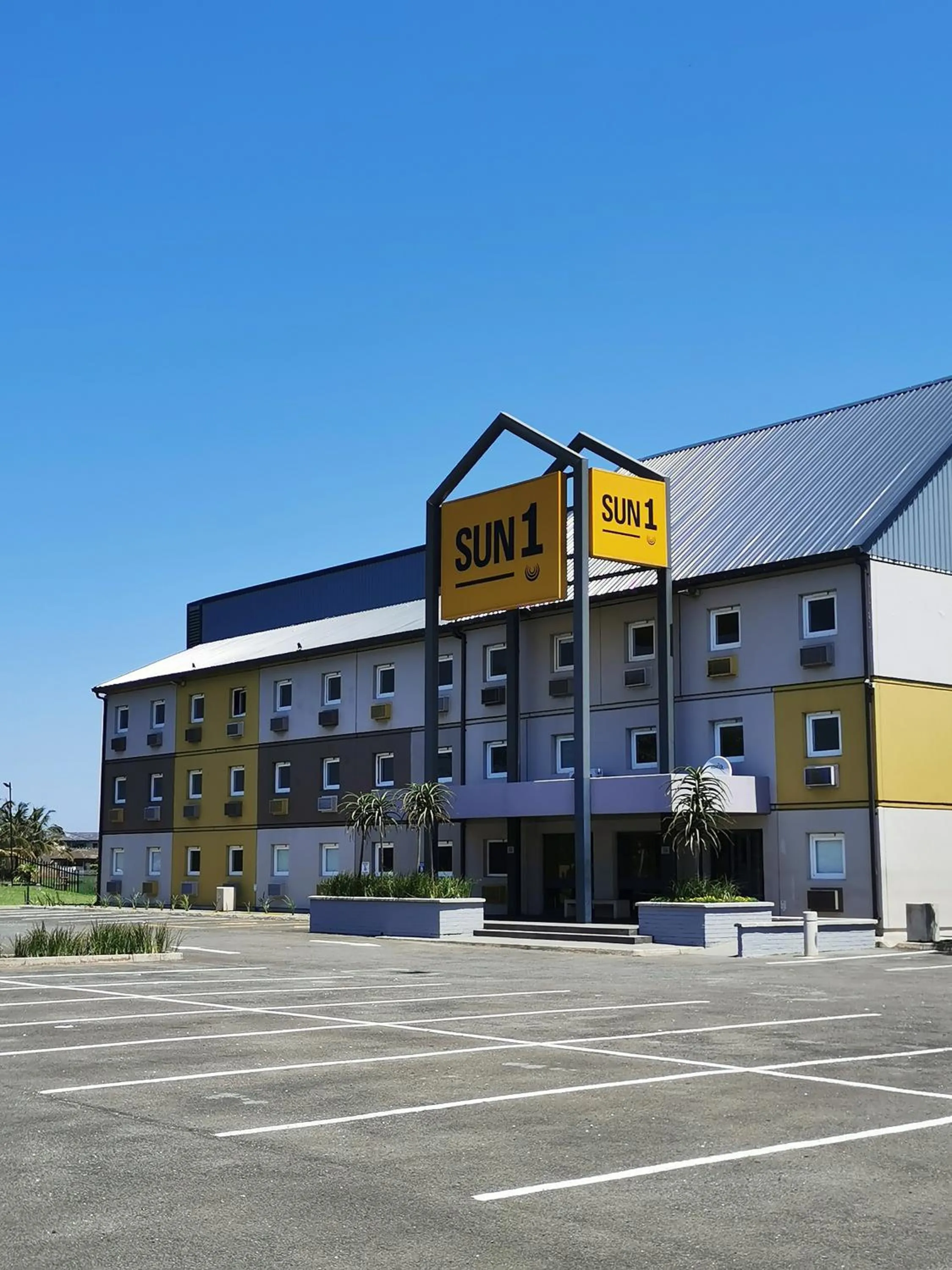 Property building in SUN1 Richards Bay