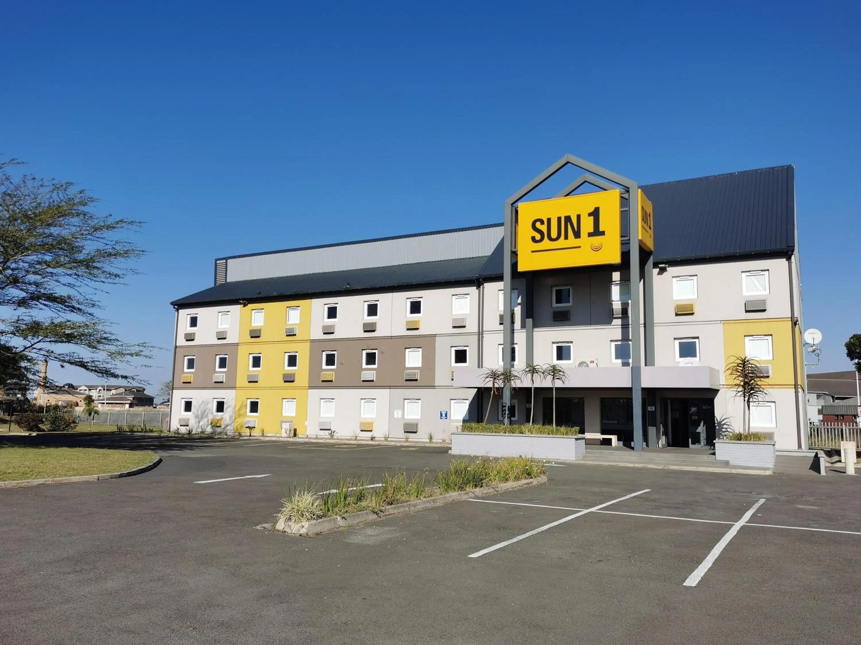 Property building in SUN1 Richards Bay