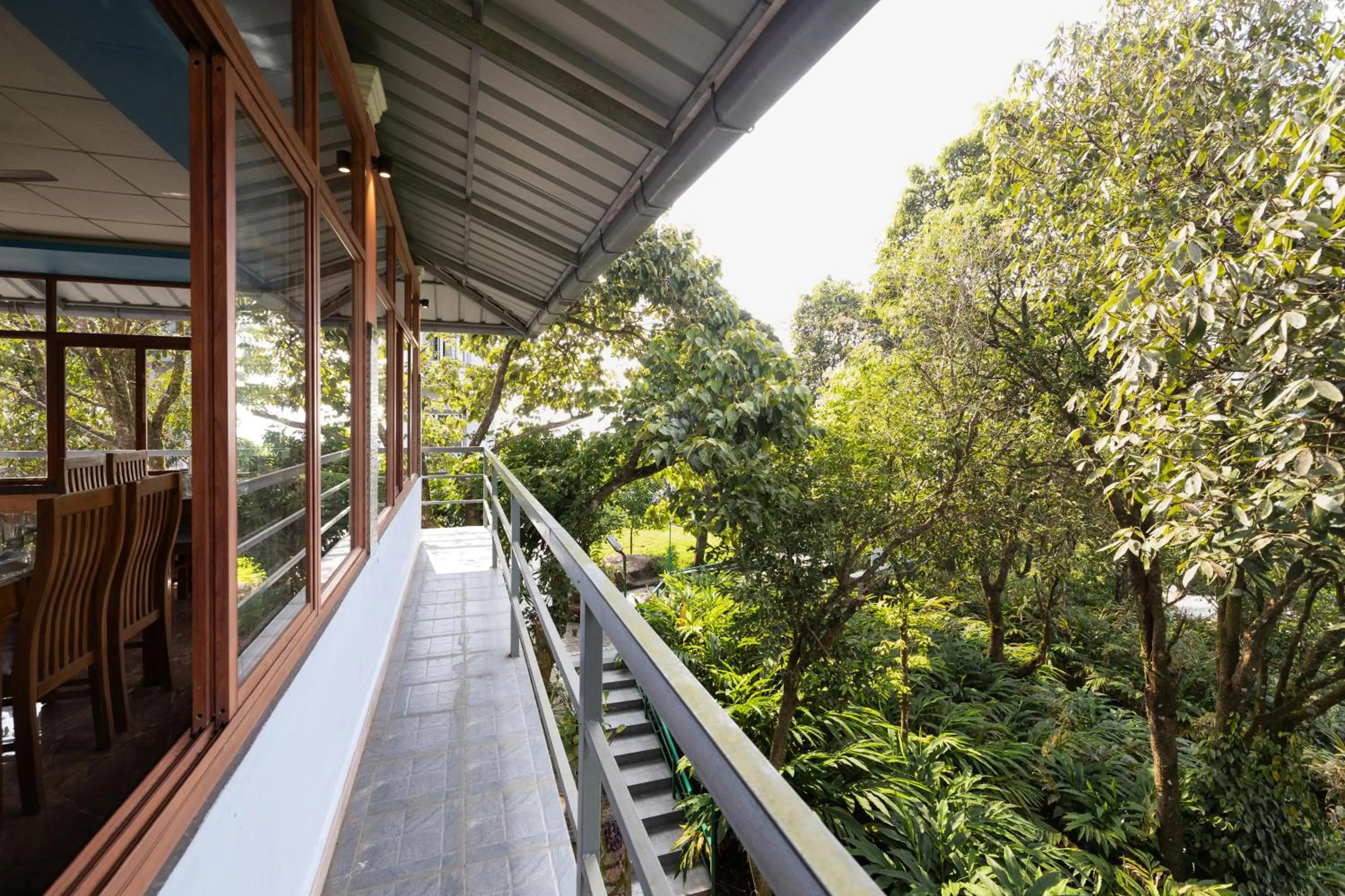 Restaurant/places to eat in Avadale Idukki - Stag Groups Not Allowed