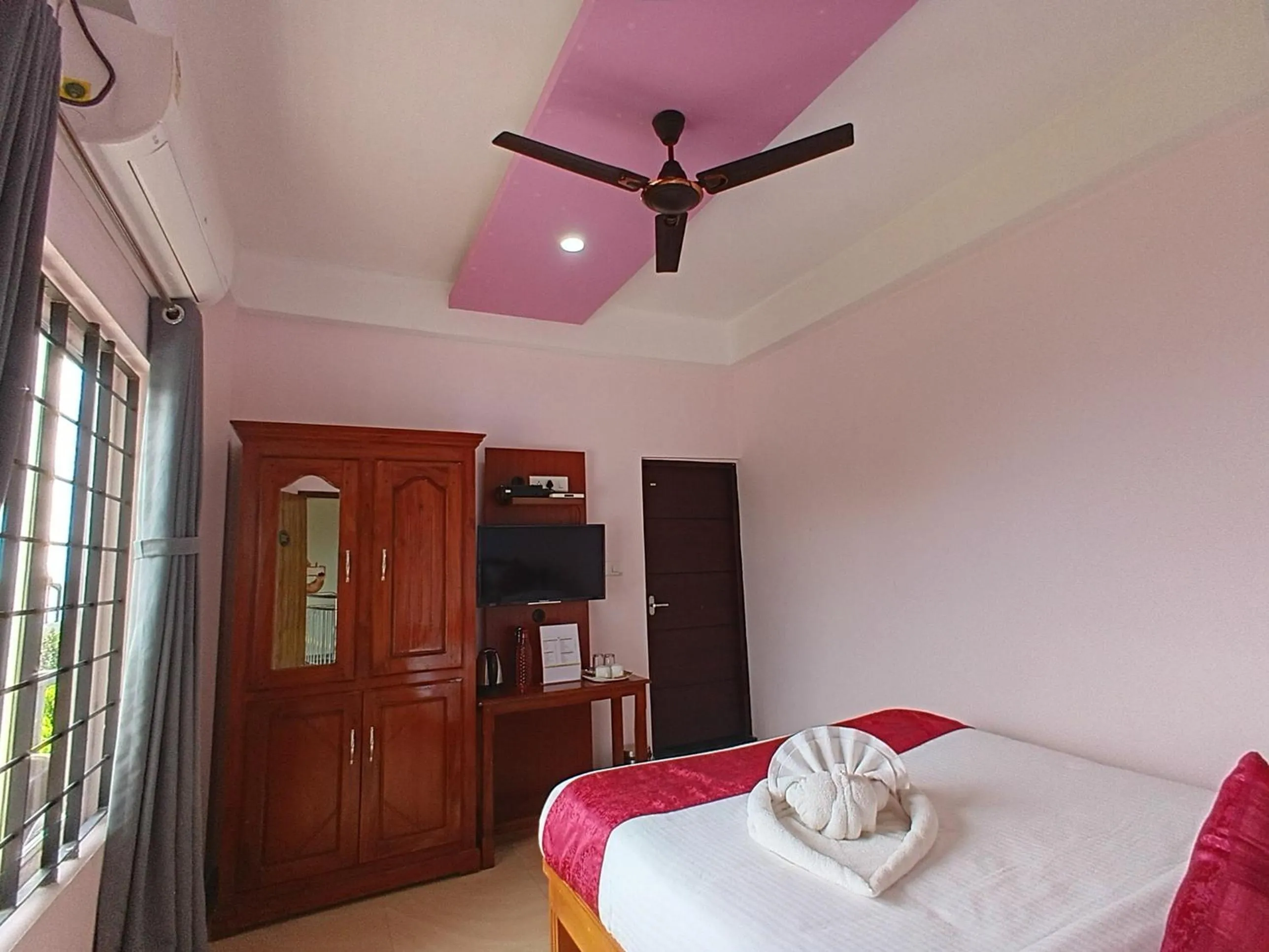 air conditioner, Bed in Avadale Idukki - Stag Groups Not Allowed