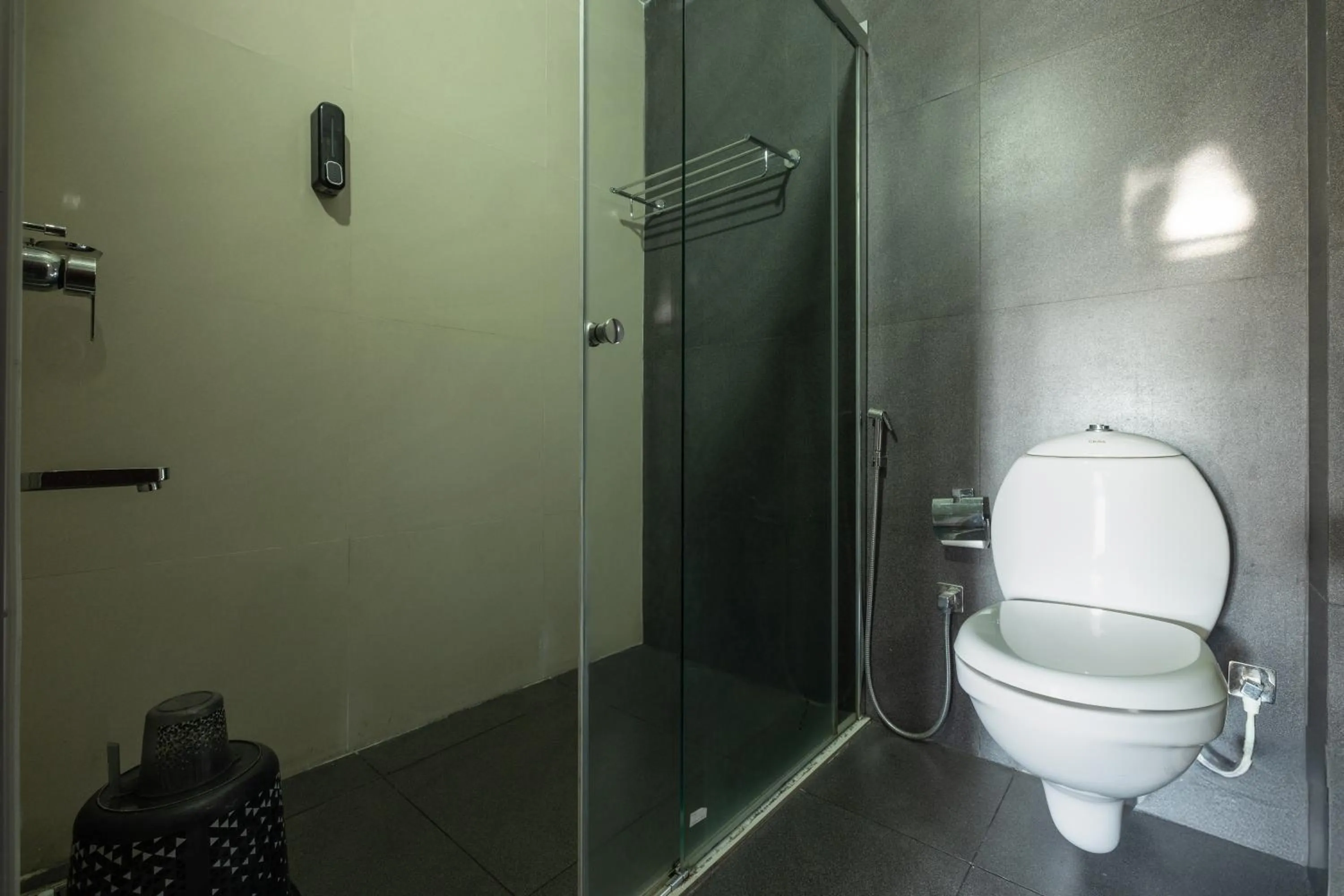 Shower in Avadale Idukki - Stag Groups Not Allowed