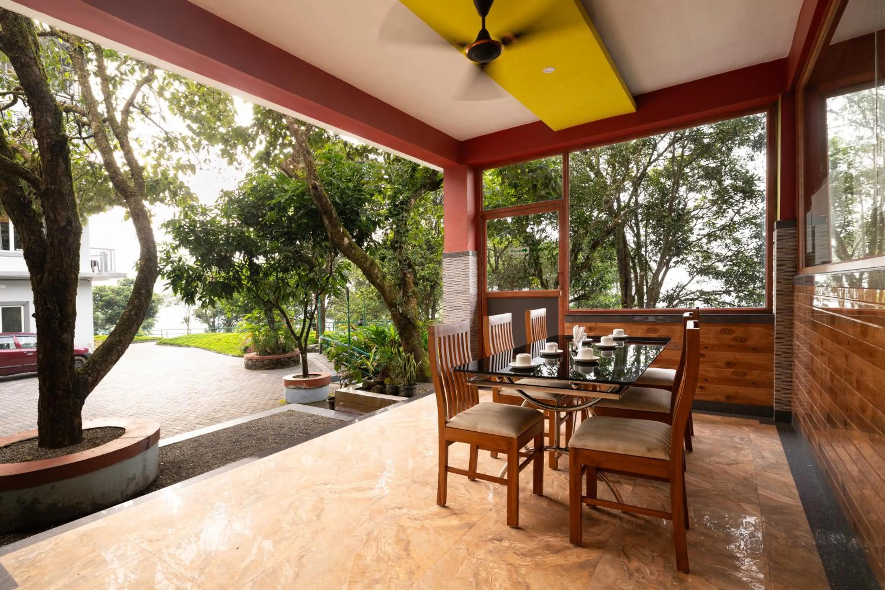 Restaurant/places to eat in Avadale Idukki - Stag Groups Not Allowed