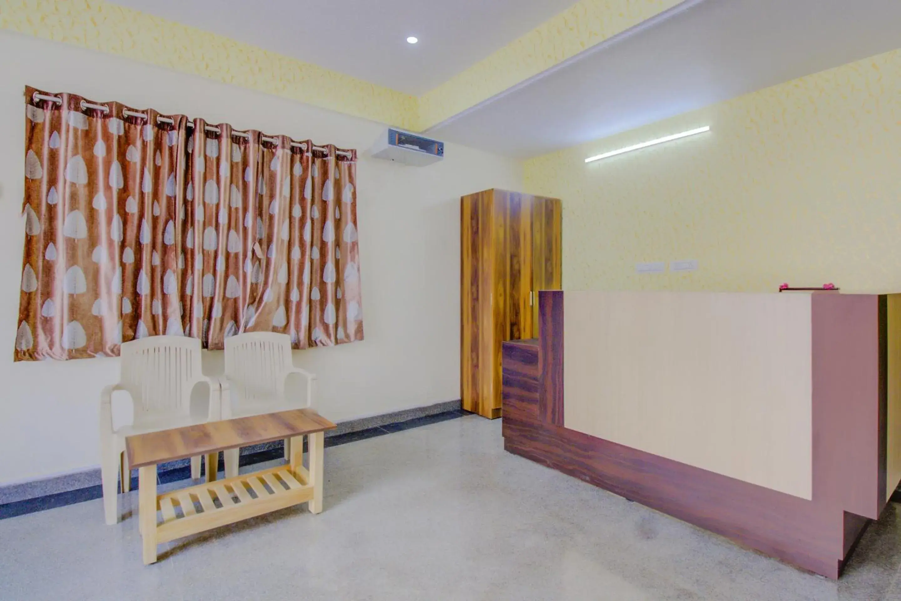 Lobby or reception in Hotel O Nelli Suites Lobby or reception in Hotel O Nelli Suites