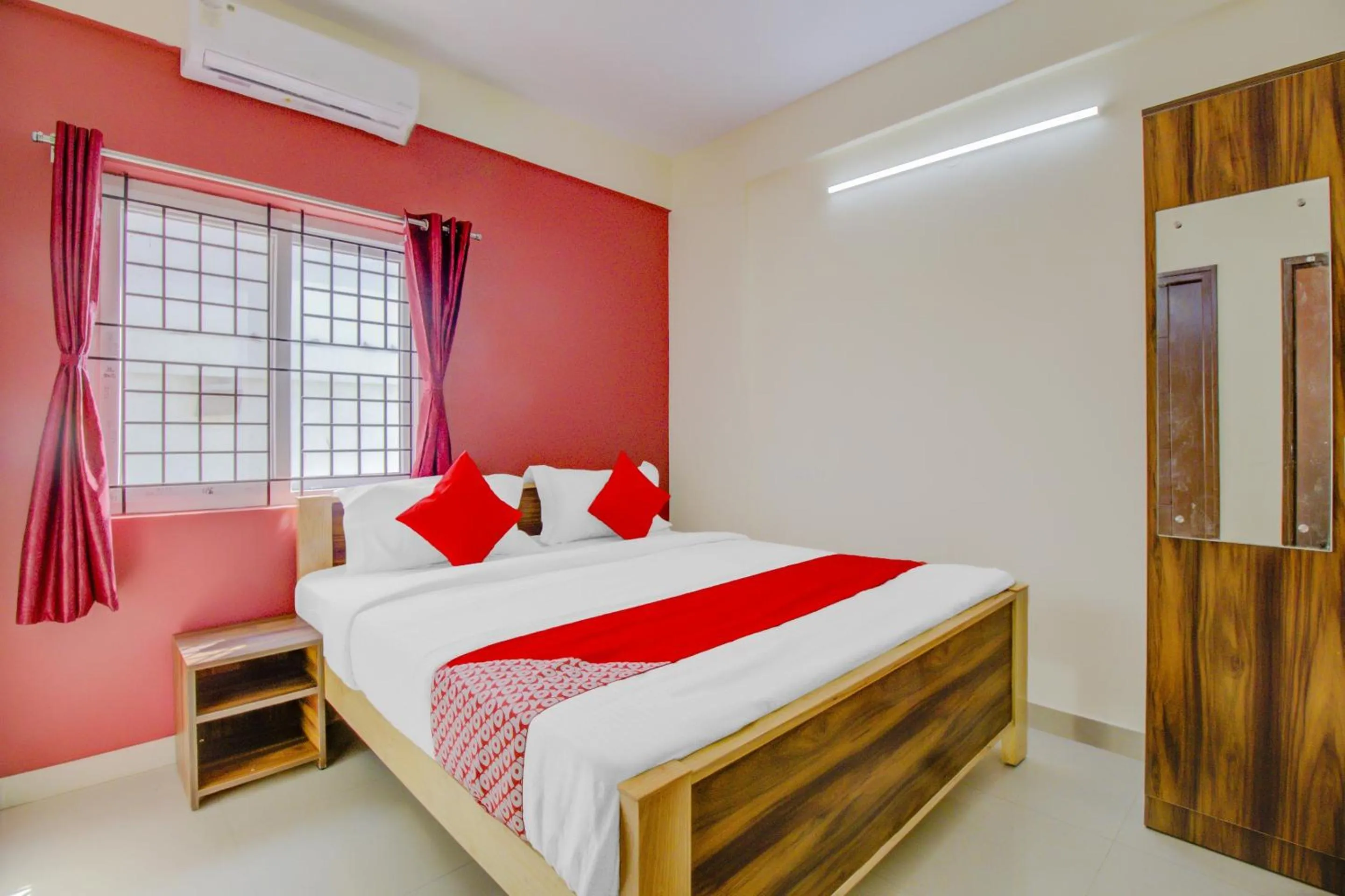 Bedroom, Bed in Hotel O Nelli Suites