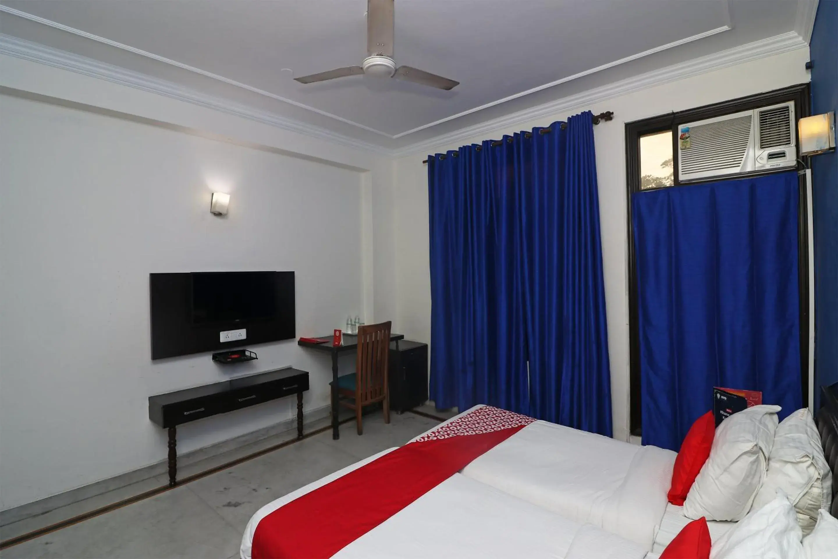 Bedroom, Bed in Hotel O Golden Cafe Bedroom, Bed in Hotel O Golden Cafe