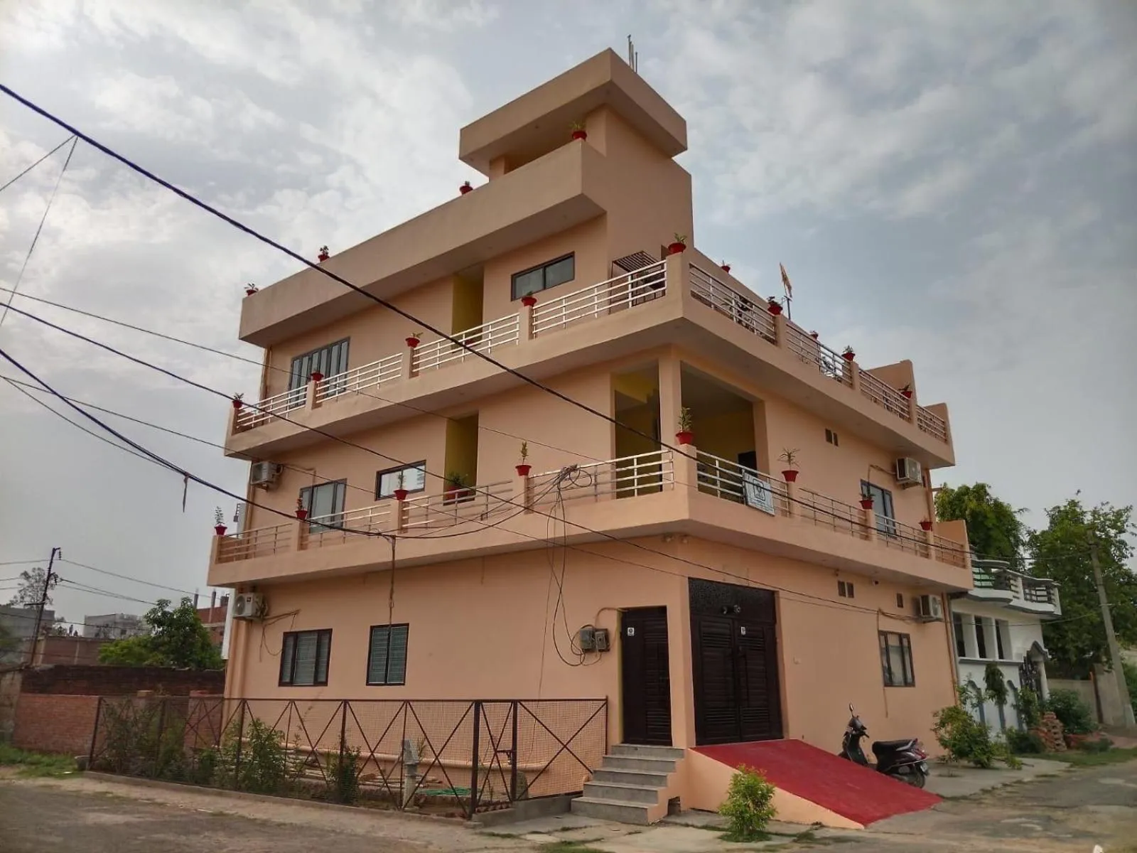 Facade/entrance in Hotel O R K RESIDENCY SGPGI