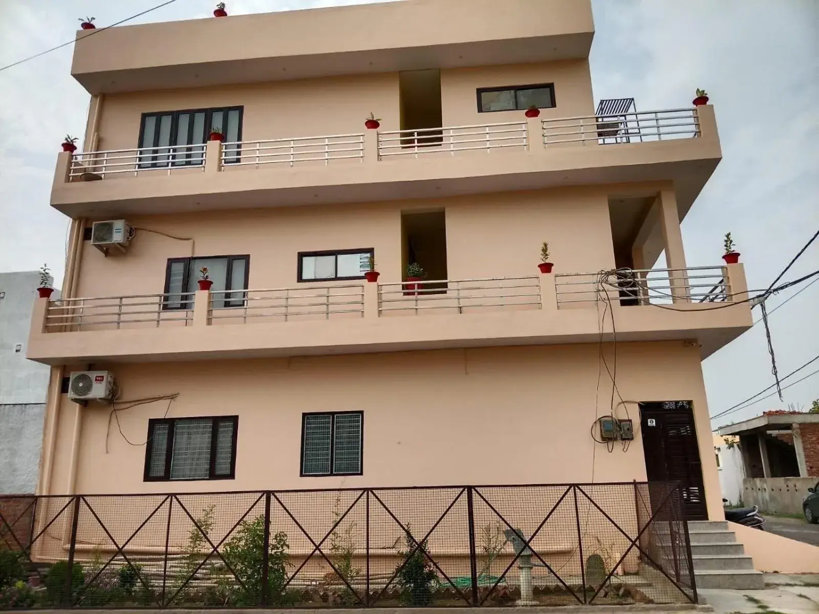 Facade/entrance in Hotel O R K RESIDENCY SGPGI Facade/entrance in Hotel O R K RESIDENCY SGPGI