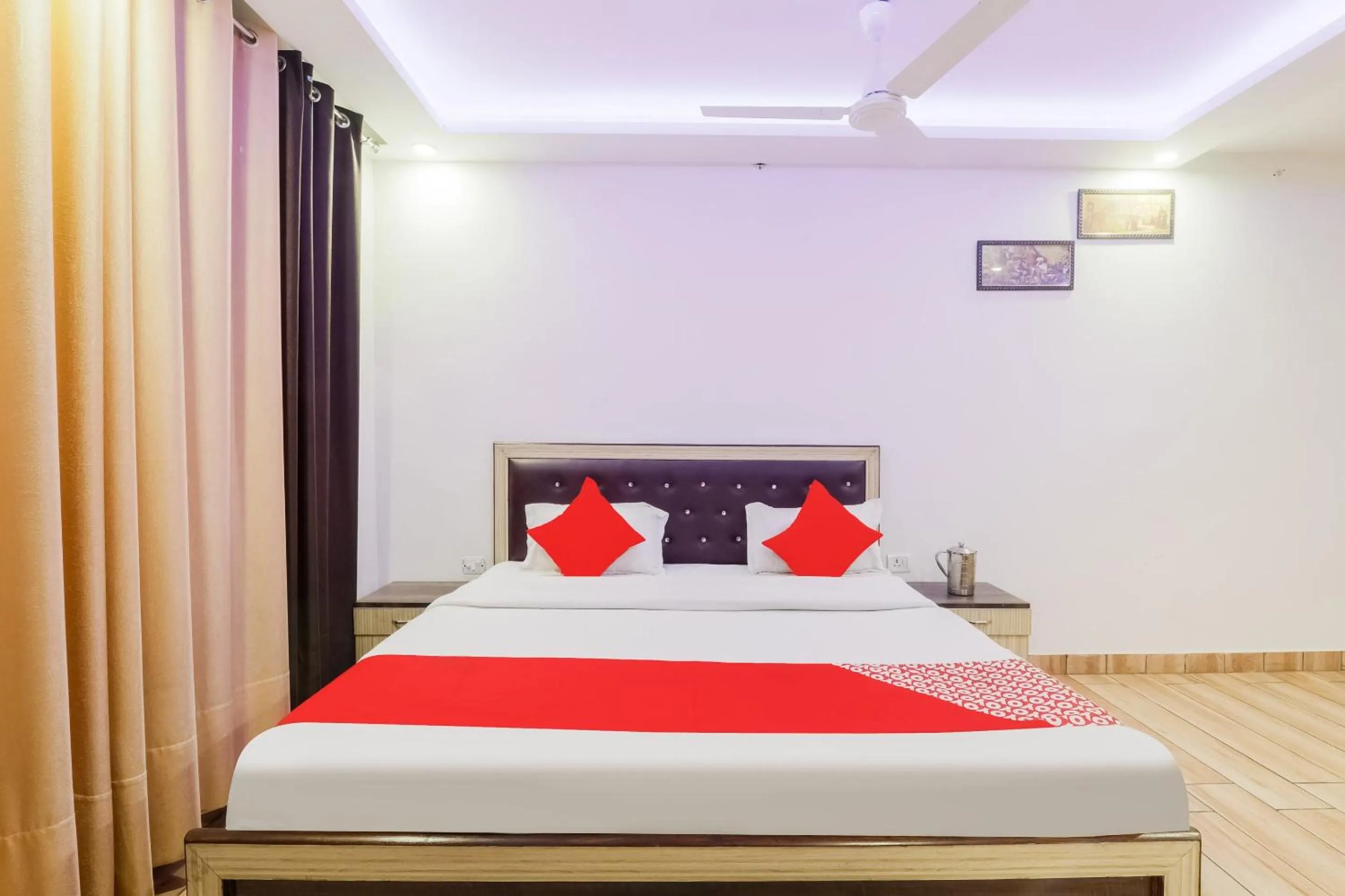 Bedroom in Hotel O The Maharaja Inn