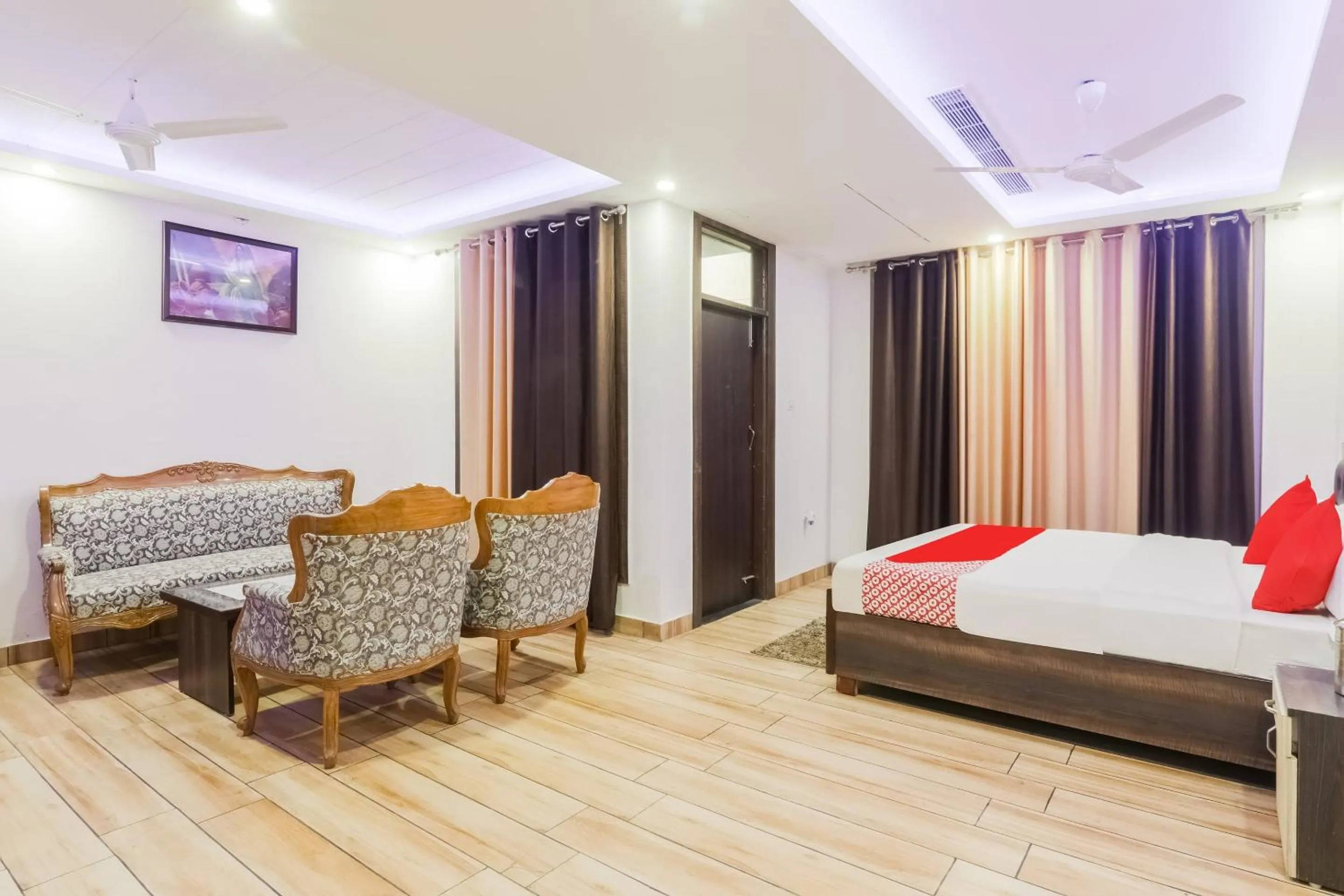 Bedroom, Bed in Hotel O The Maharaja Inn