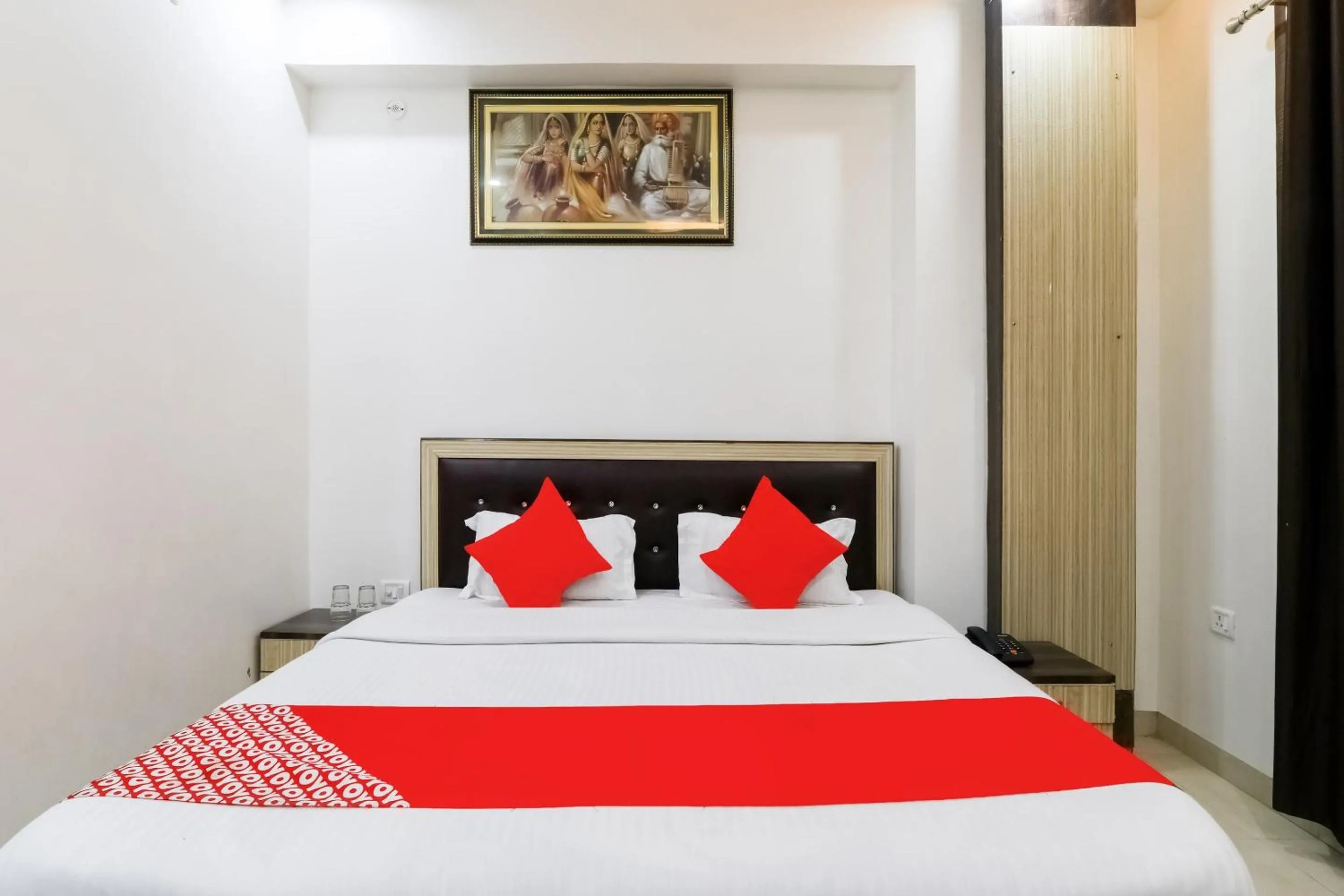 Bedroom, Bed in Hotel O The Maharaja Inn