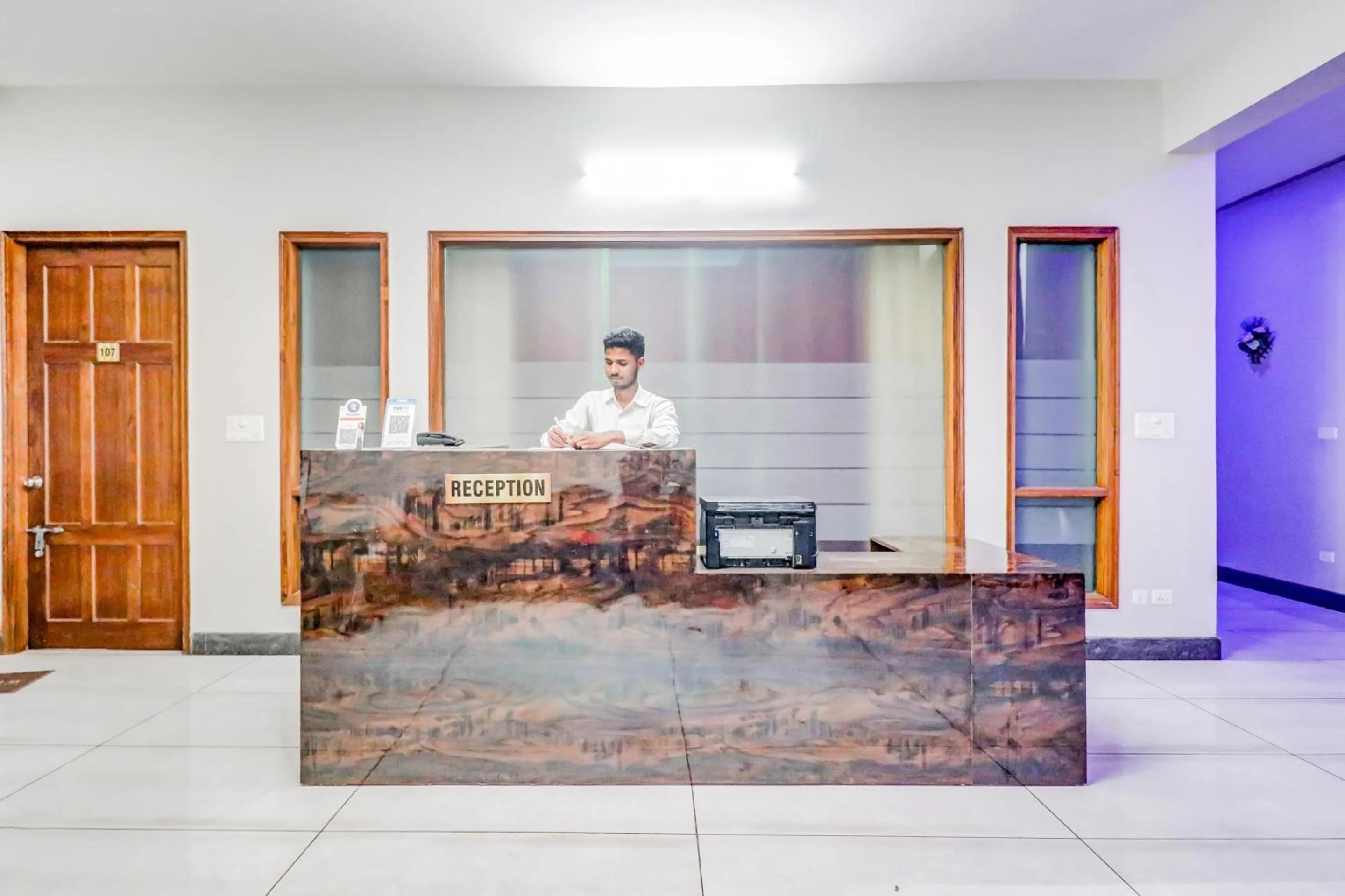 Lobby or reception in Hotel O by OYO Tokyo