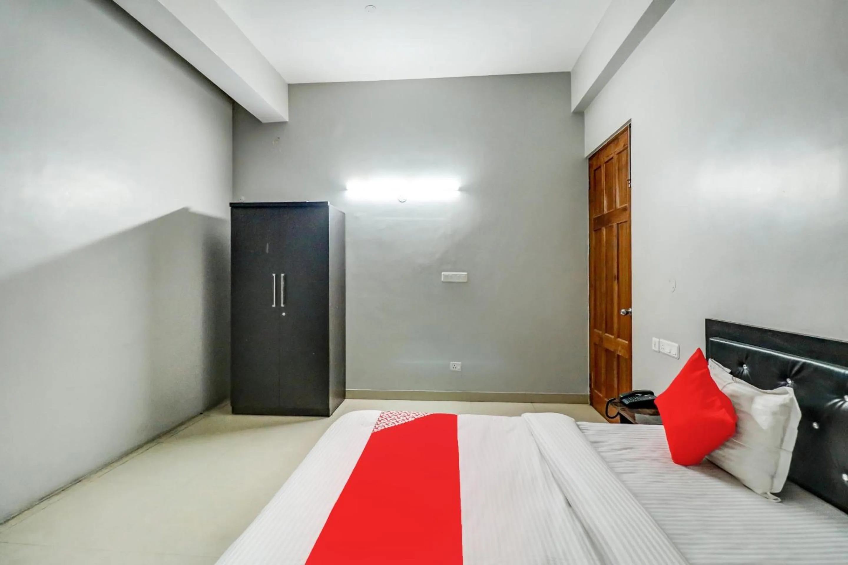 Bedroom, Bed in Hotel O by OYO Tokyo