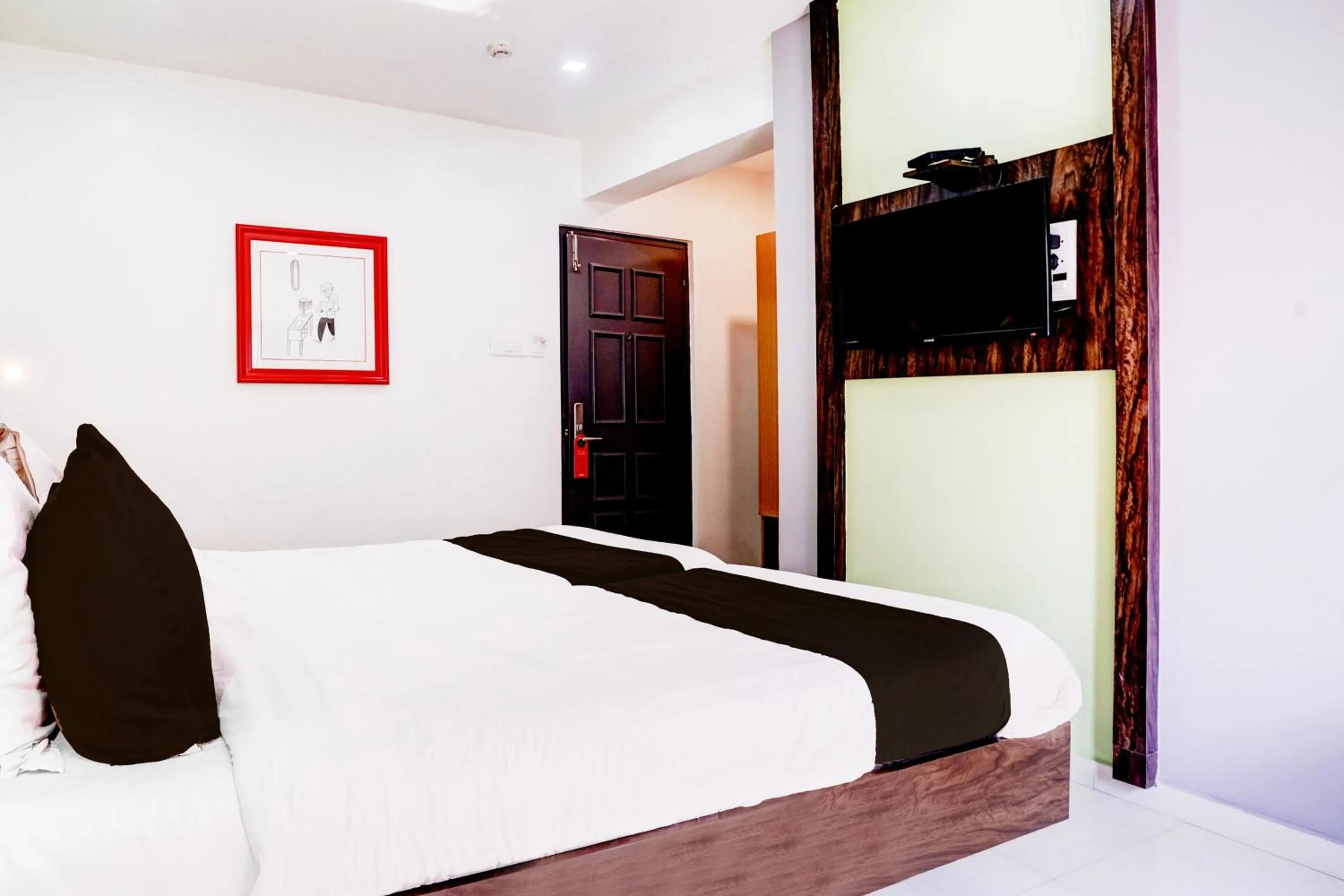 Bedroom, Bed in Super Townhouse OAK Kopar Khairane Navi Mumbai Formerly IVY Hotel