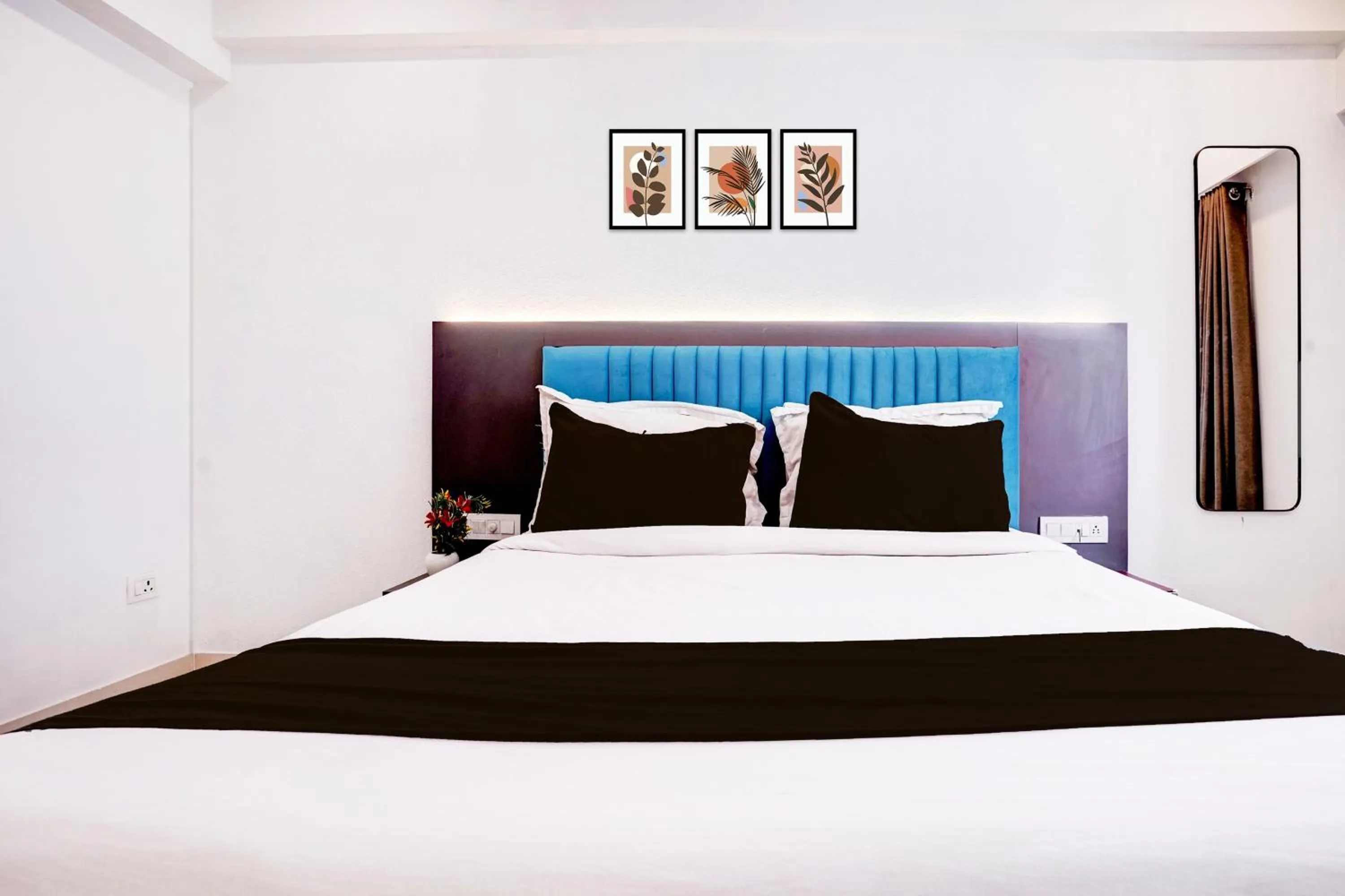 Bedroom, Bed in FabHotel Ashray Residency