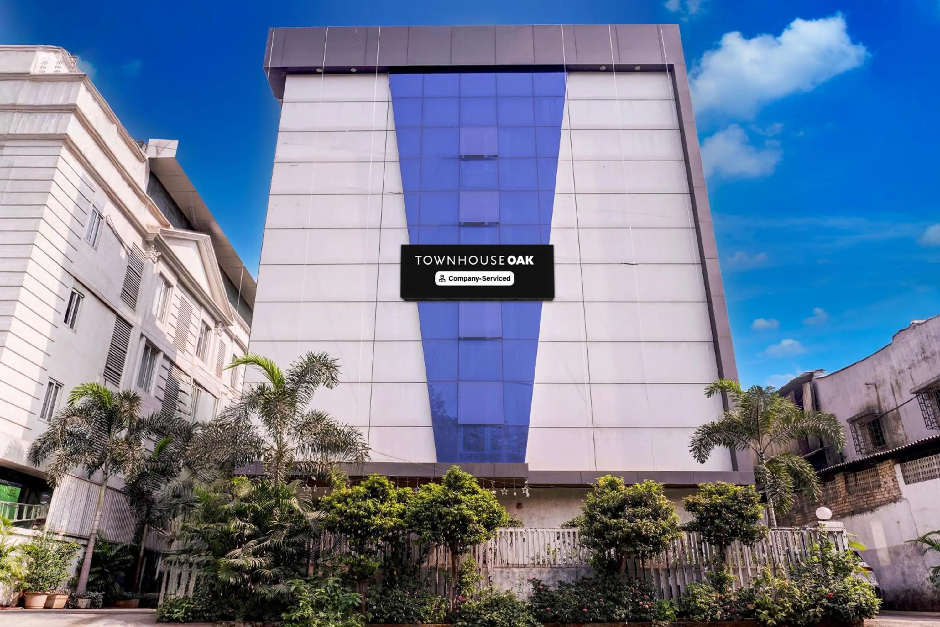 Facade/entrance in Super Townhouse OAK Kopar Khairane Navi Mumbai Formerly IVY Hotel