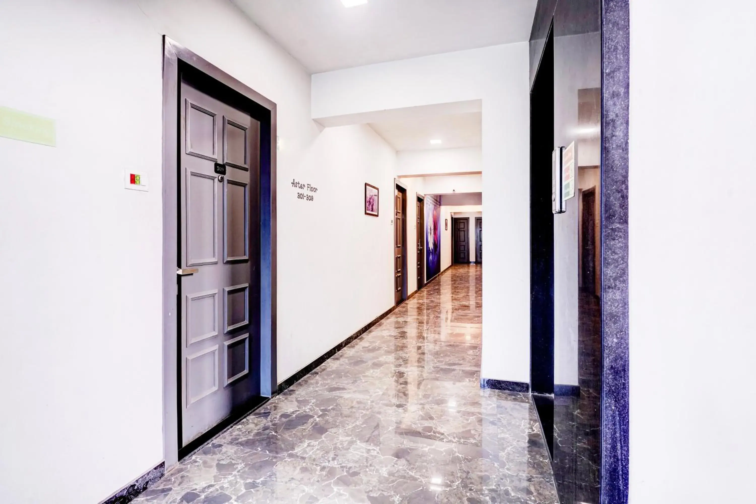 Lobby or reception in Super Townhouse OAK Kopar Khairane Navi Mumbai Formerly IVY Hotel Lobby or reception in Super Townhouse OAK Kopar Khairane Navi Mumbai Formerly IVY Hotel