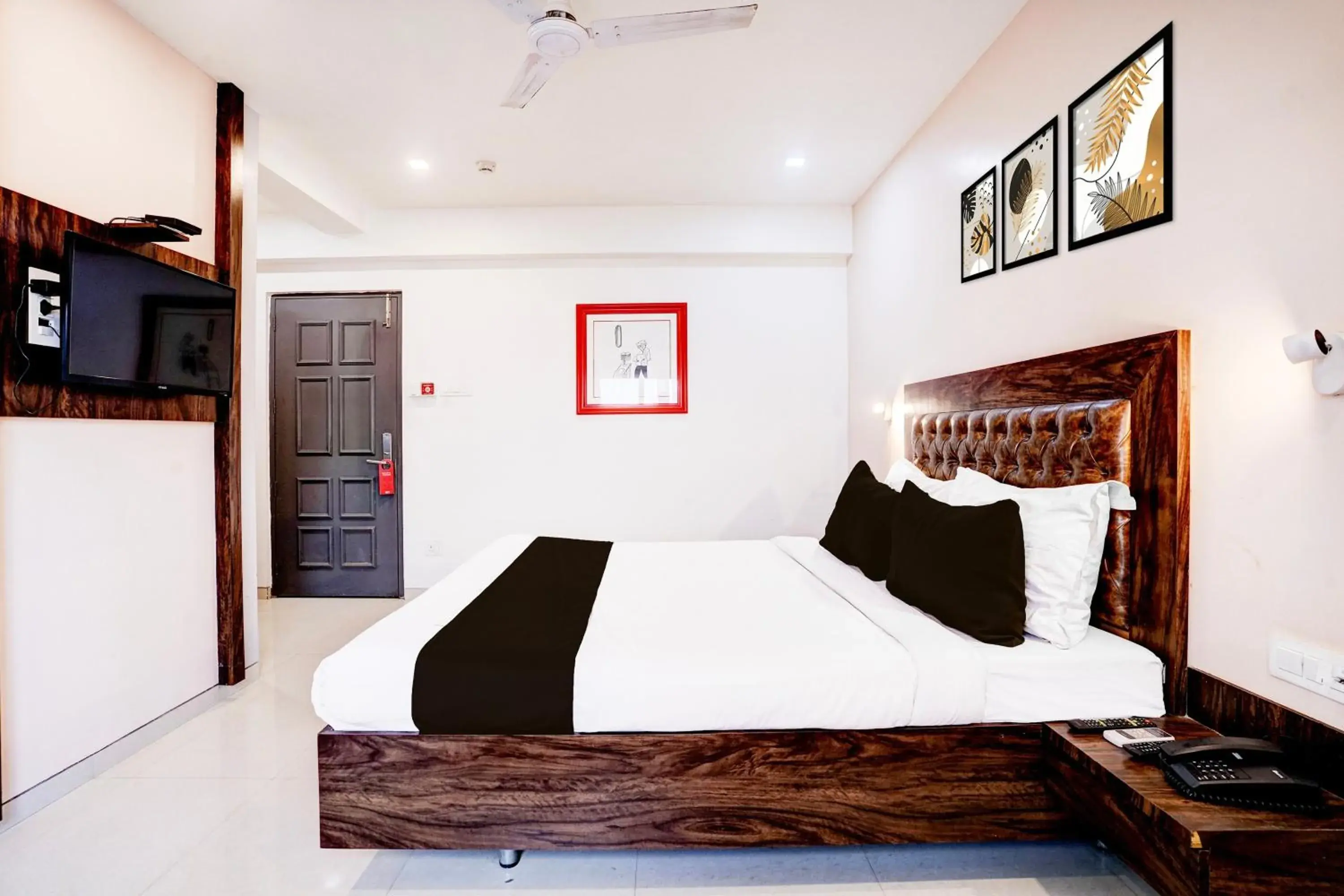 Bedroom, Bed in Super Townhouse OAK Kopar Khairane Navi Mumbai Formerly IVY Hotel Bedroom, Bed in Super Townhouse OAK Kopar Khairane Navi Mumbai Formerly IVY Hotel