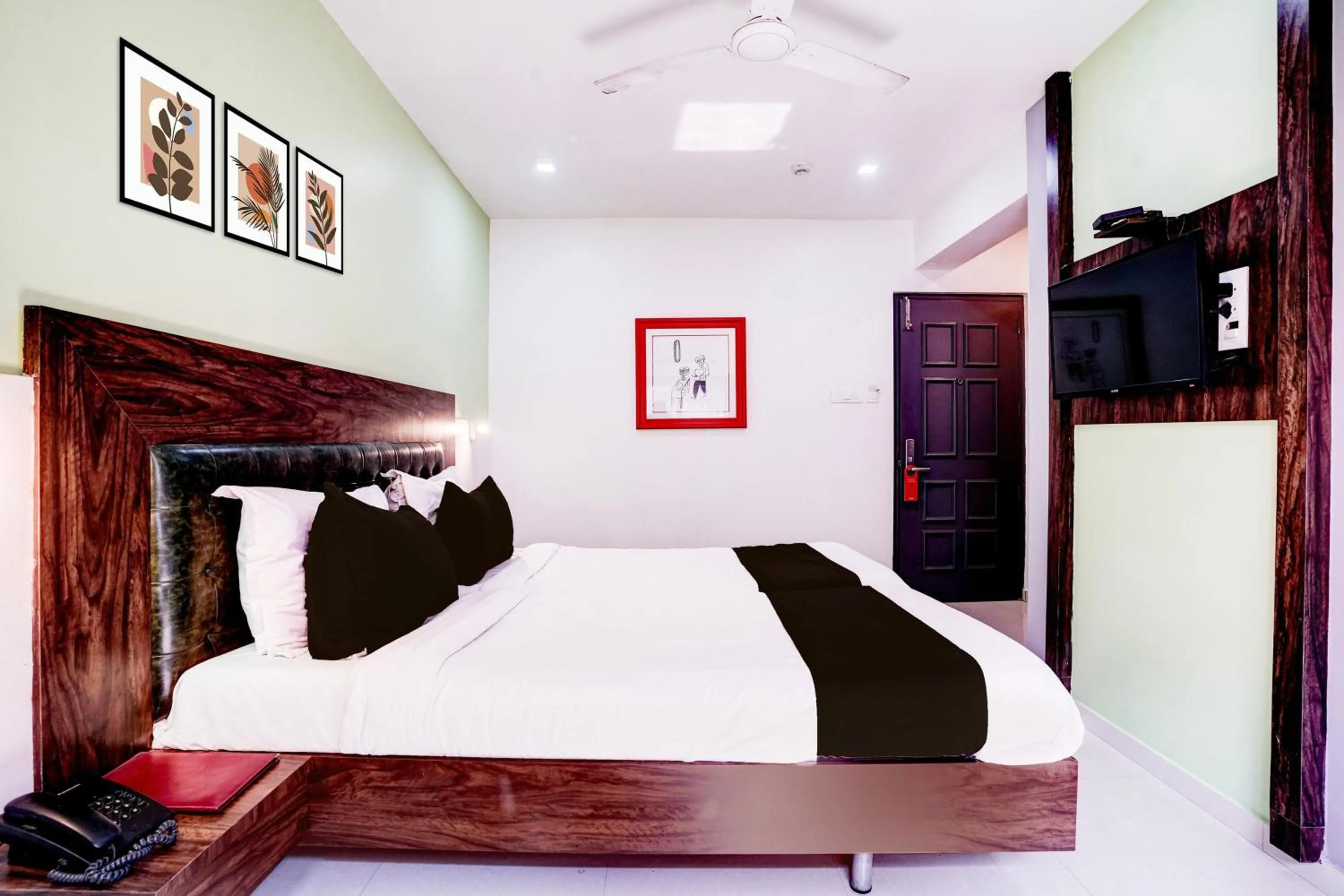 Bedroom, Bed in Super Townhouse OAK Kopar Khairane Navi Mumbai Formerly IVY Hotel