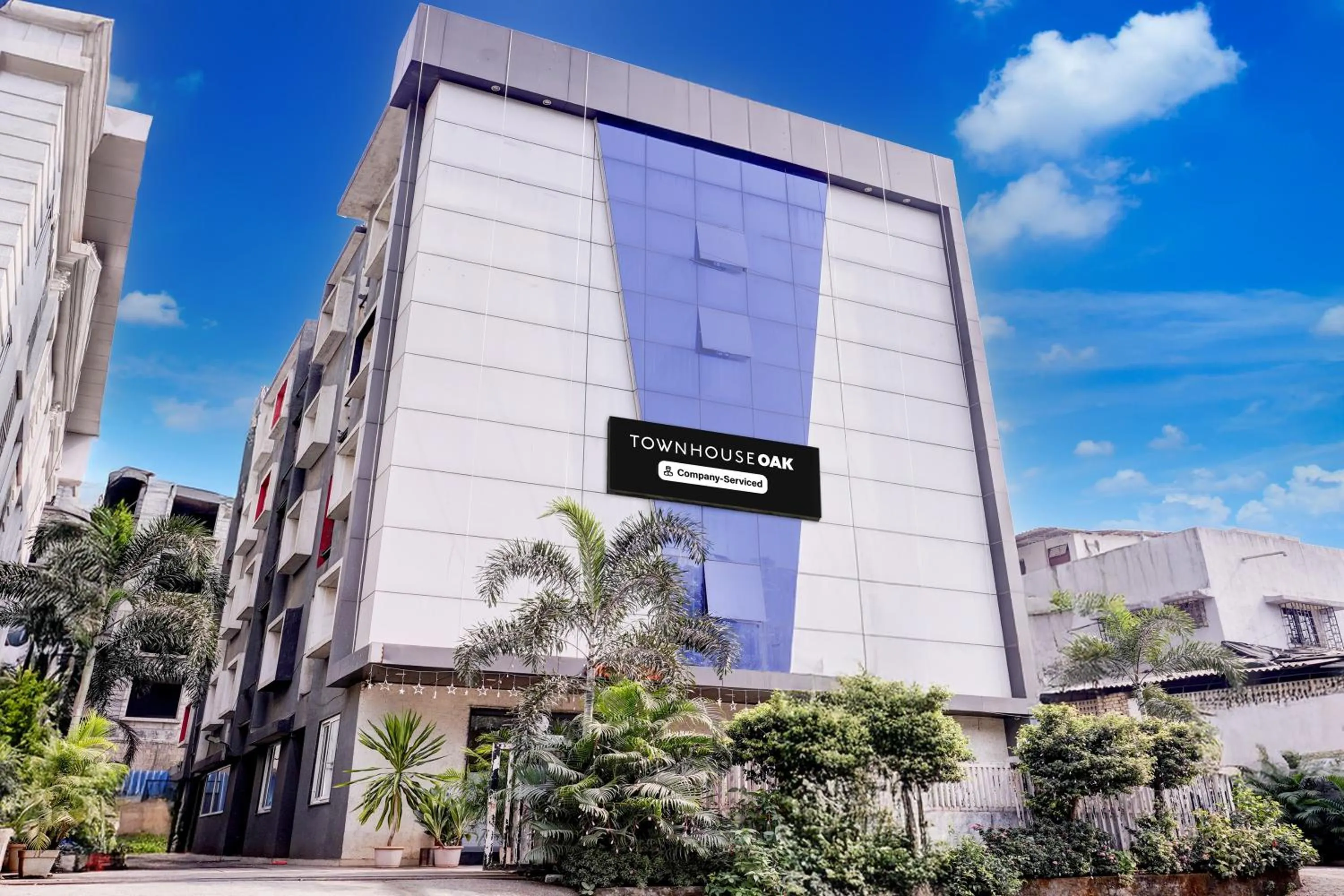 Facade/entrance in FabHotel Ashray Residency