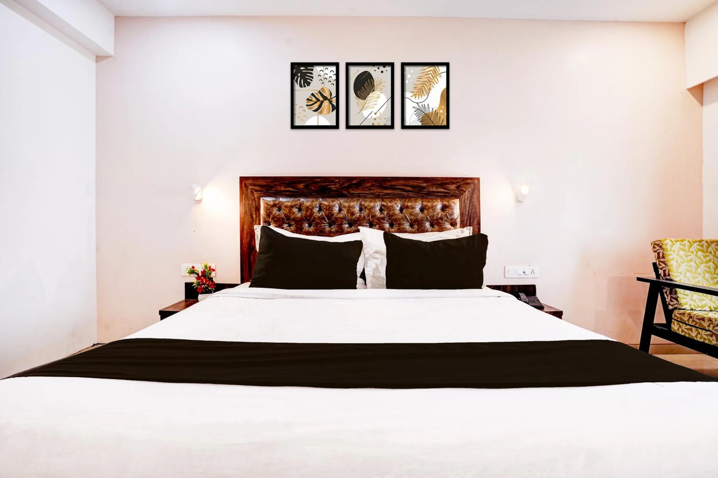 Bedroom, Bed in FabHotel Ashray Residency