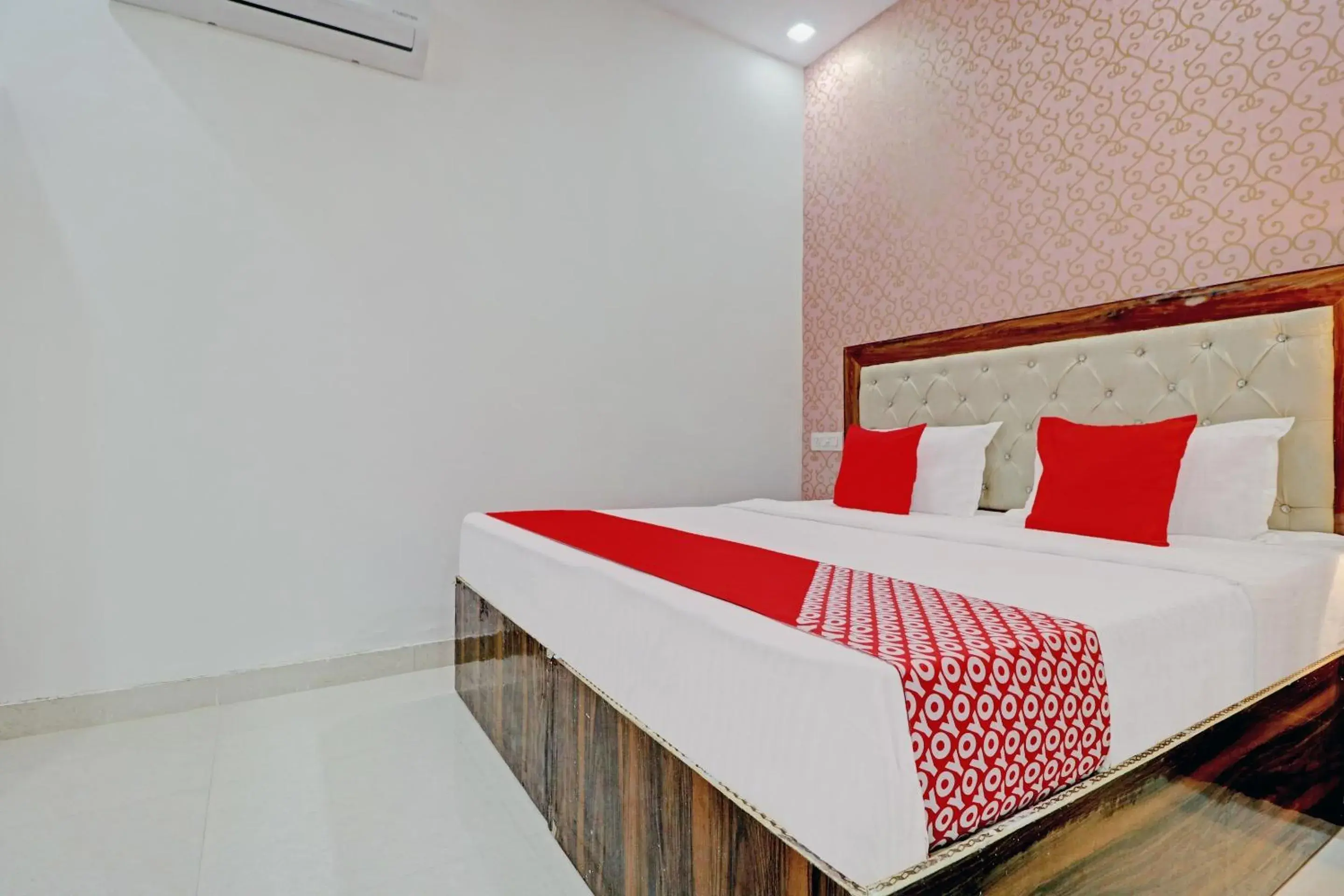 Classic Triple Room - single occupancy in Hotel O Moon Light Classic Triple Room - single occupancy in Hotel O Moon Light