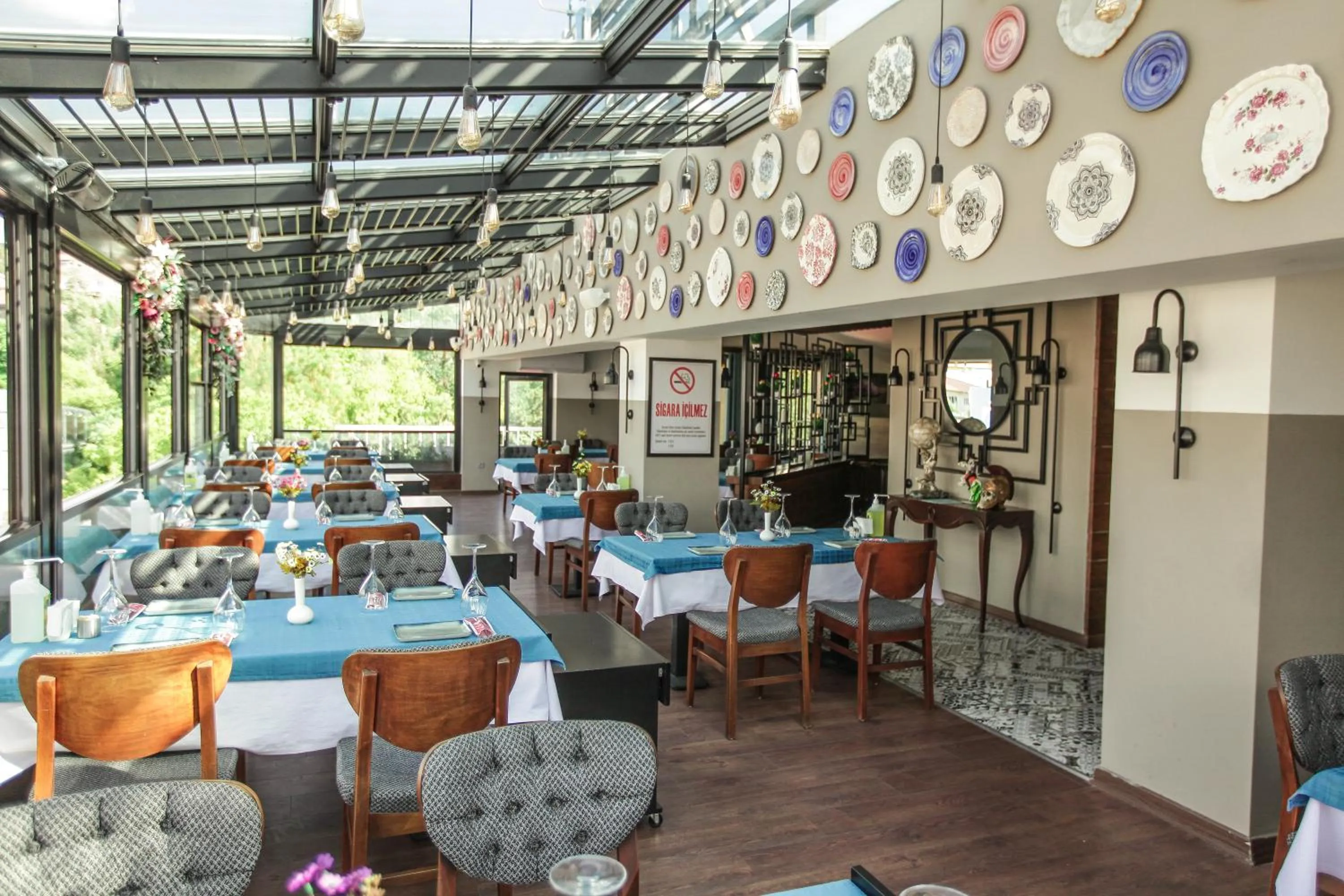 Restaurant/places to eat in The Life Hotel & Spa