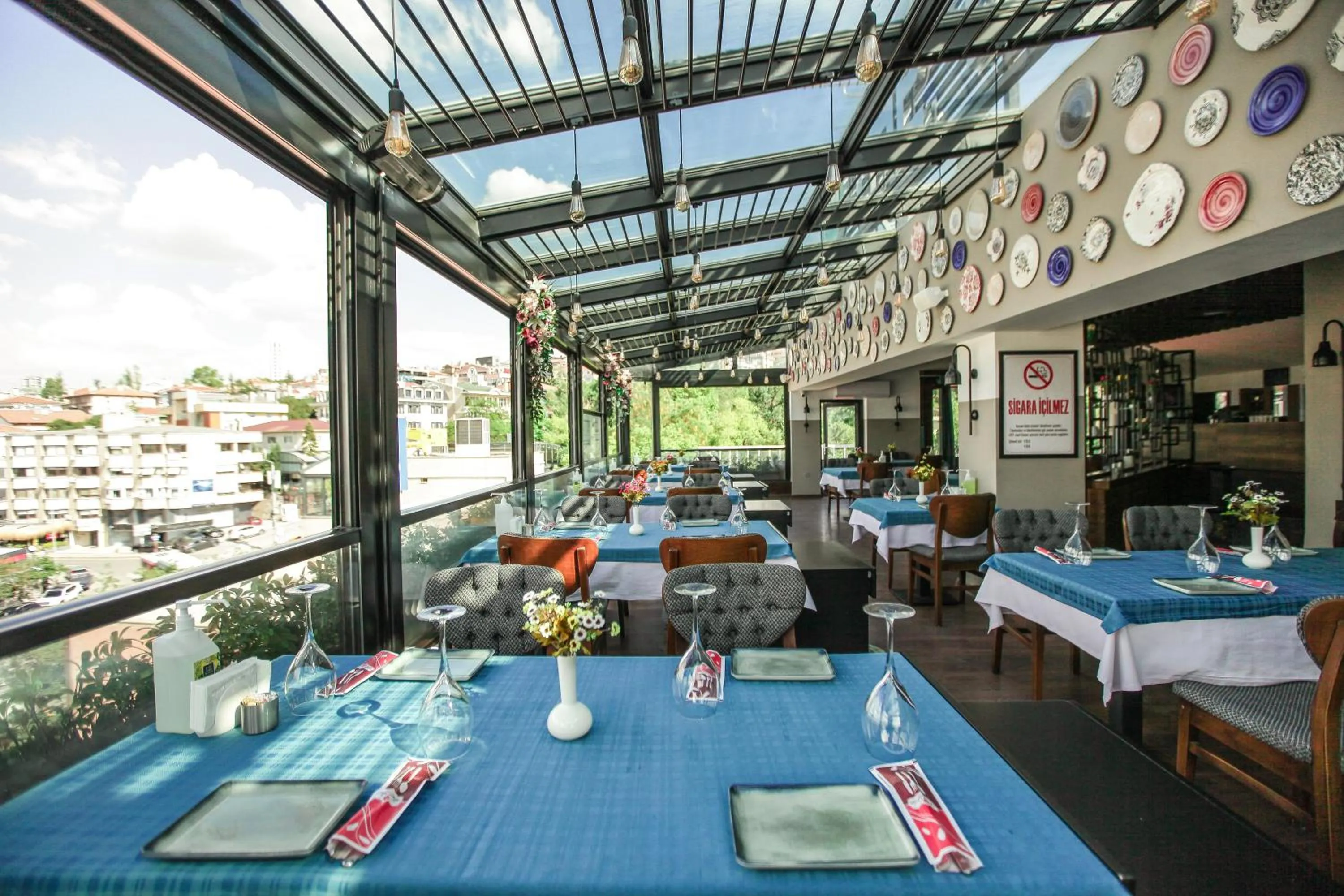 Restaurant/places to eat in The Life Hotel & Spa