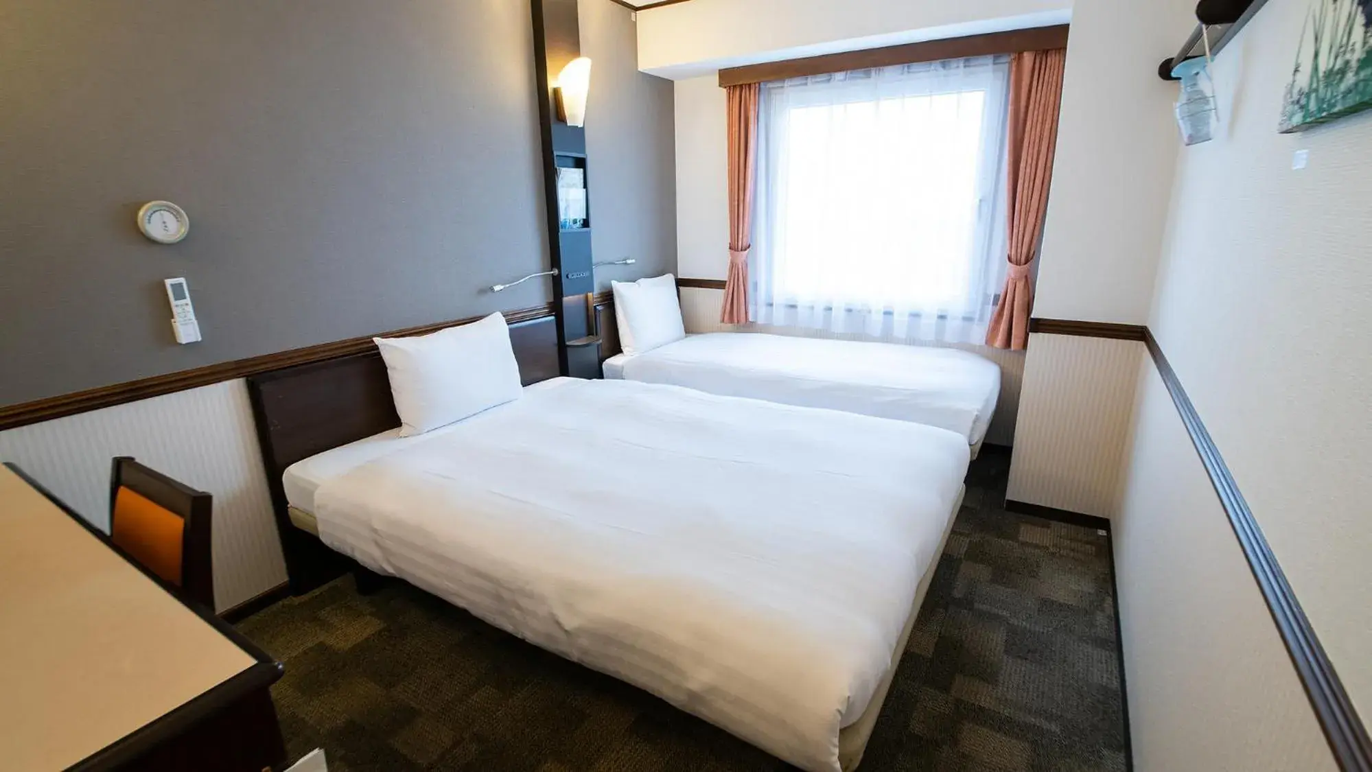 Bedroom, Bed in Toyoko Inn Toyama-eki Shinkansen-guchi No.2 Bedroom, Bed in Toyoko Inn Toyama-eki Shinkansen-guchi No.2