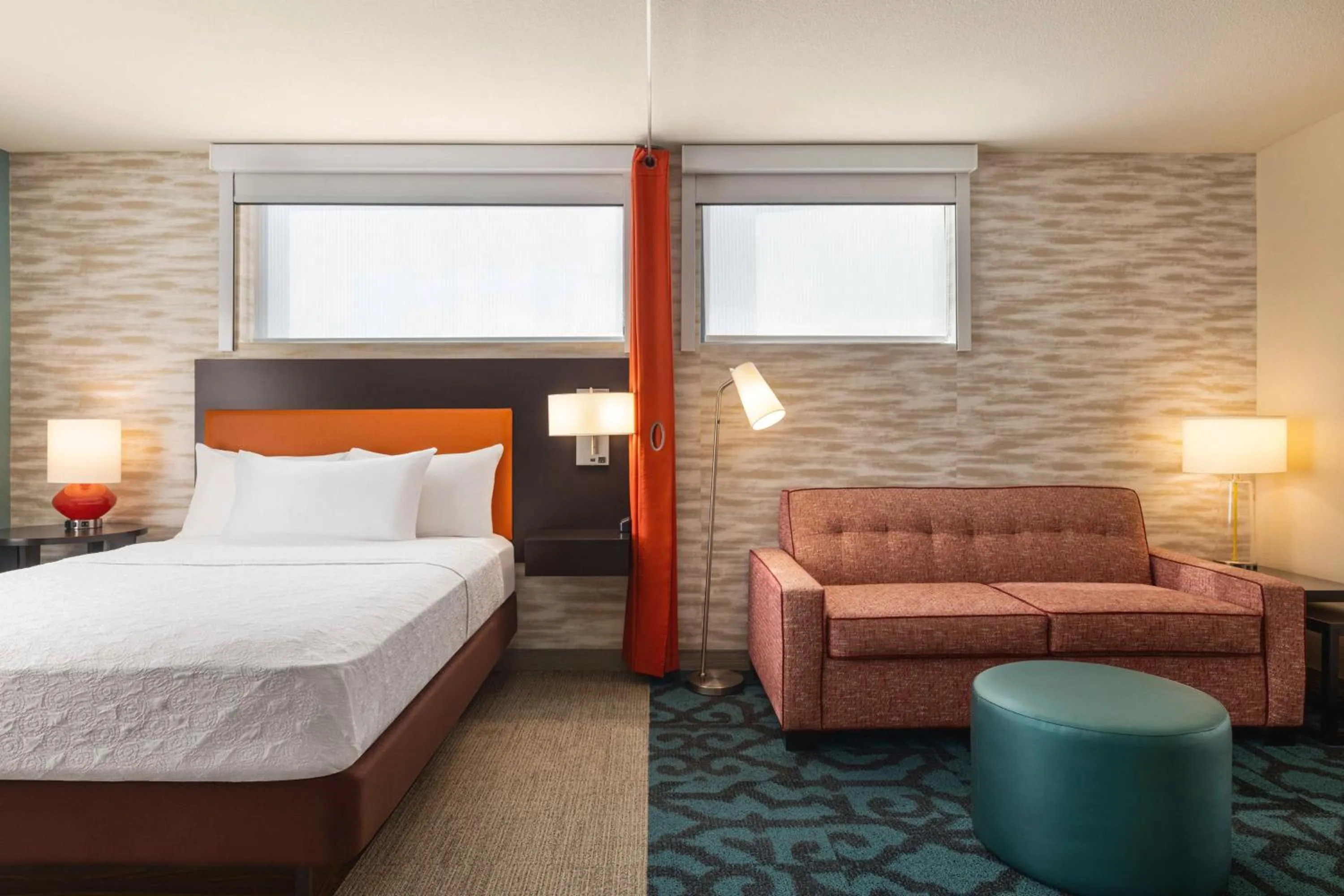 Bed in Home2 Suites by Hilton Denver West / Federal Center