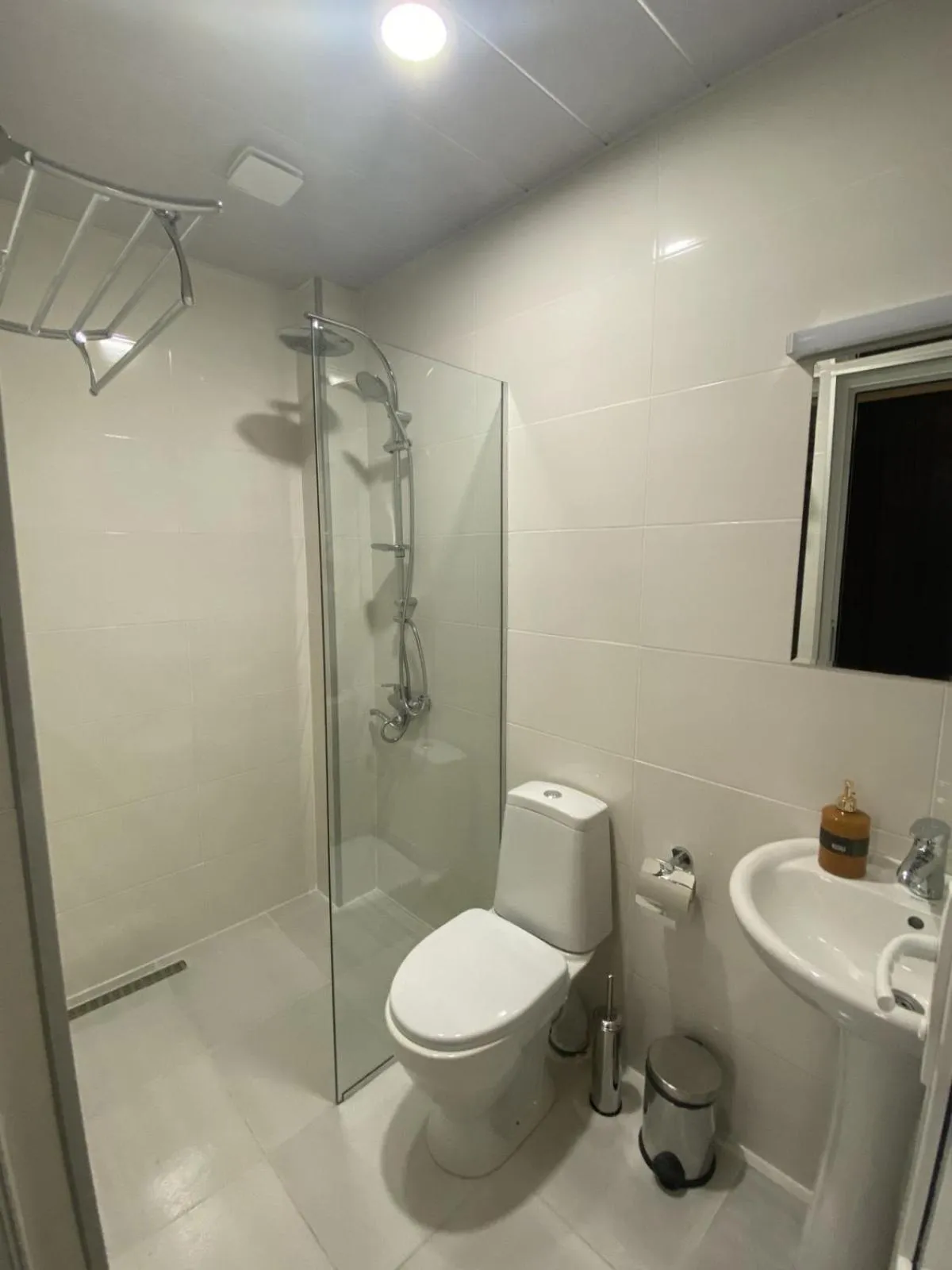 Toilet in HOTEL KAZBEGI 1963