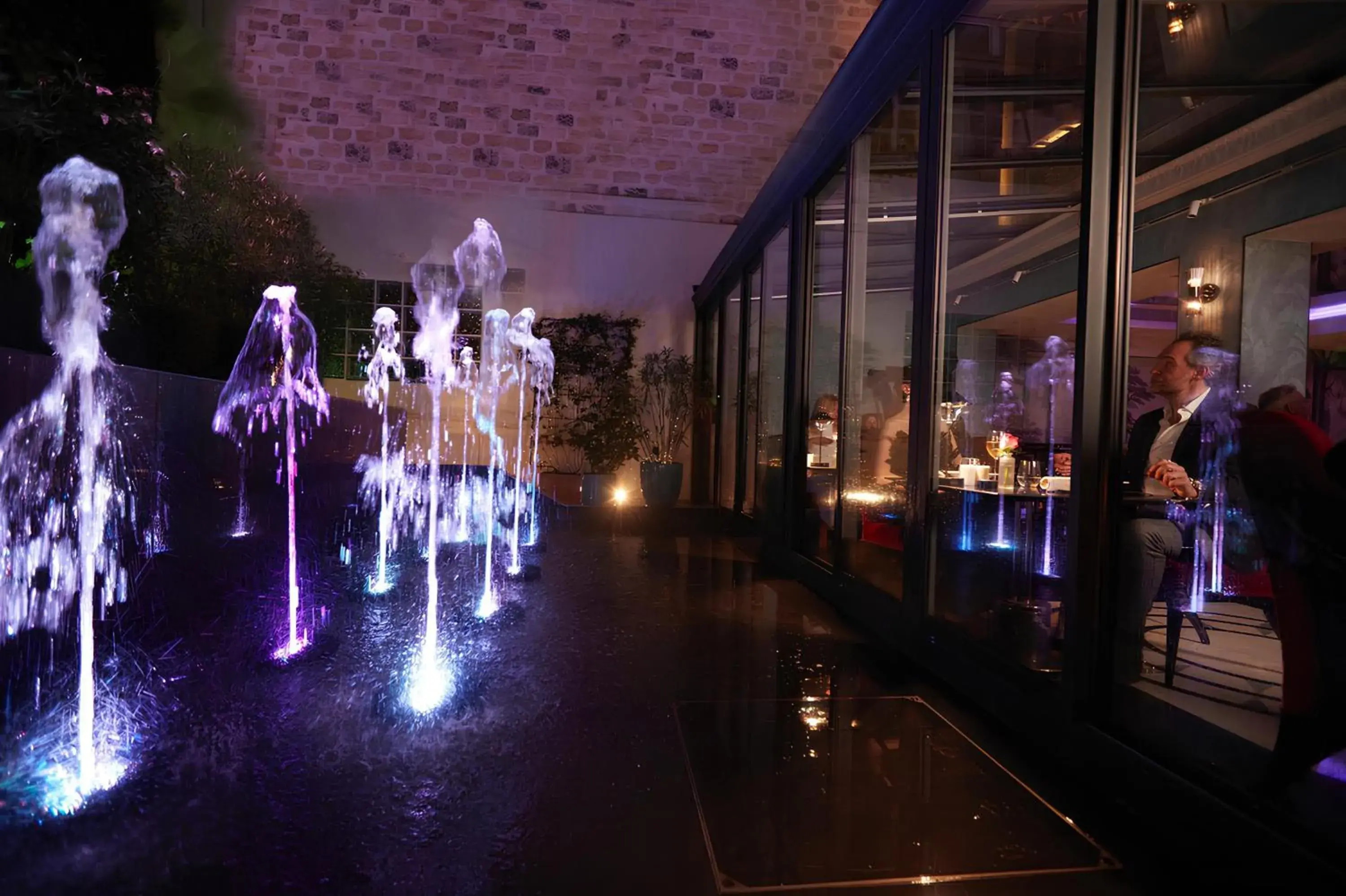 Property building in Paris j'Adore Hotel & Spa Property building in Paris j'Adore Hotel & Spa