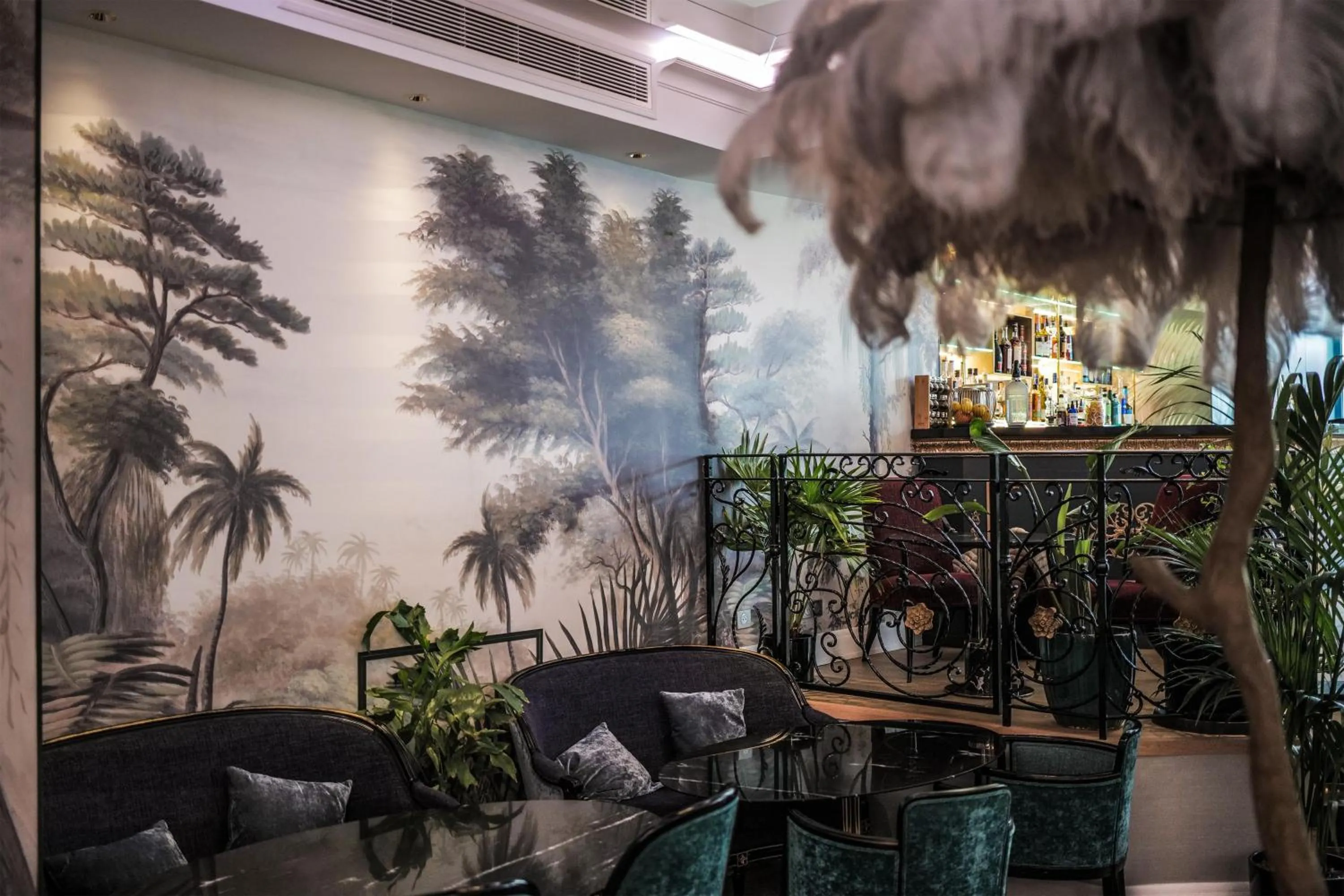 Lobby or reception in Paris j'Adore Hotel & Spa