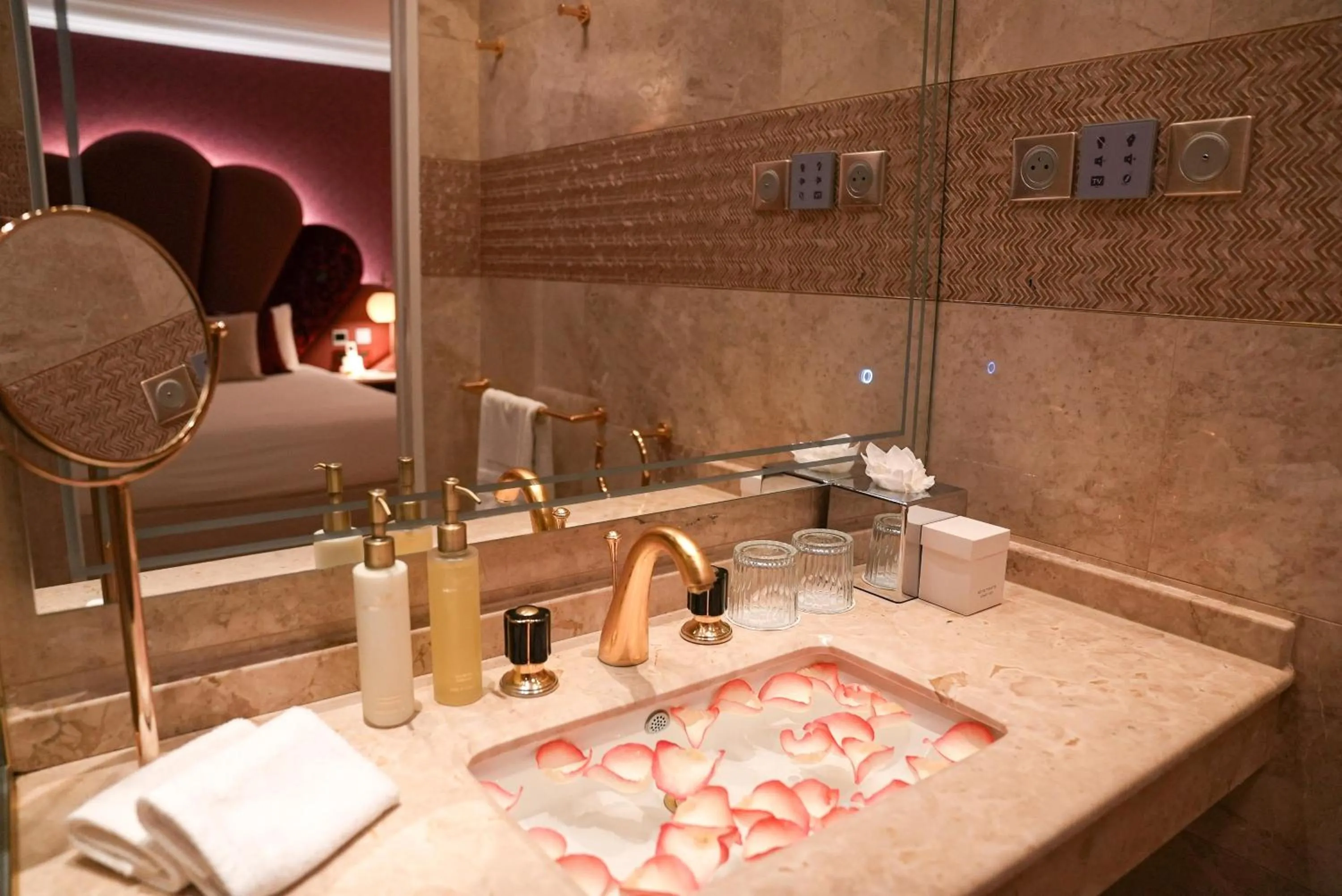 Bathroom in Paris j'Adore Hotel & Spa