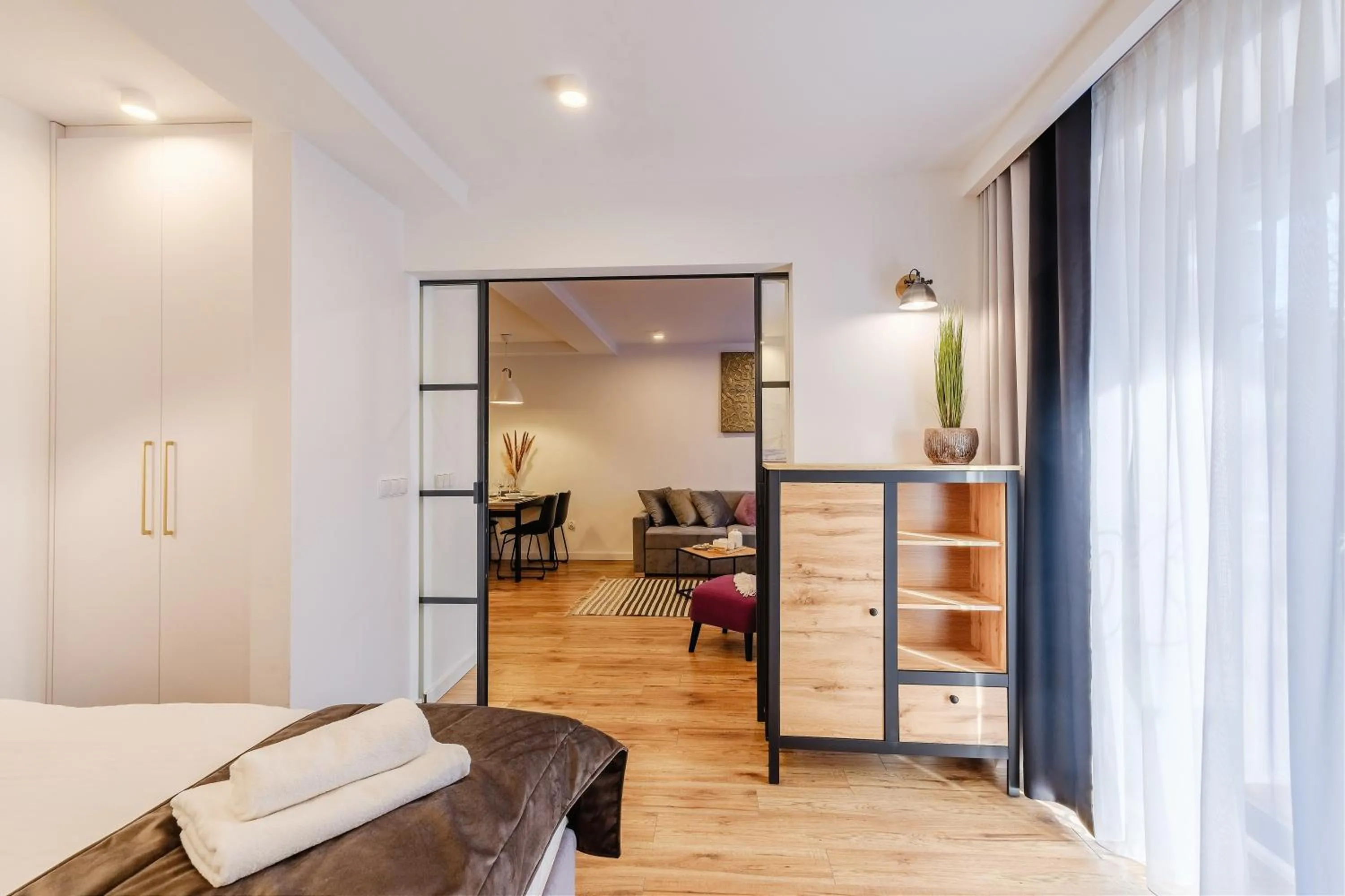 Bed in REZYDENCJA ORNAK 5 - stylowe apartamenty z balkonami i jacuzzi, 5 min pieszo do Krupówek, IZBY PODHALAŃSKIE